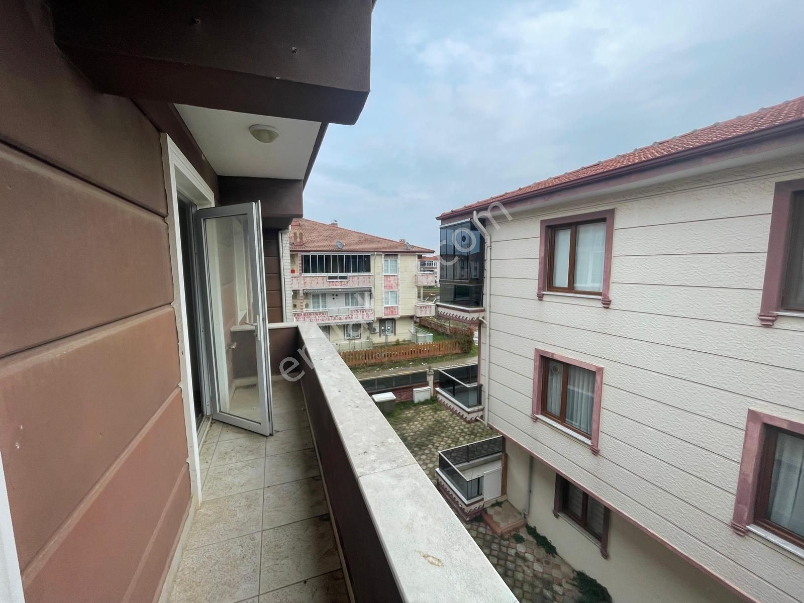 **fırsat**1+1 Sahile 250 M Mesafede Merkezi Lokasyon - Görsel 12