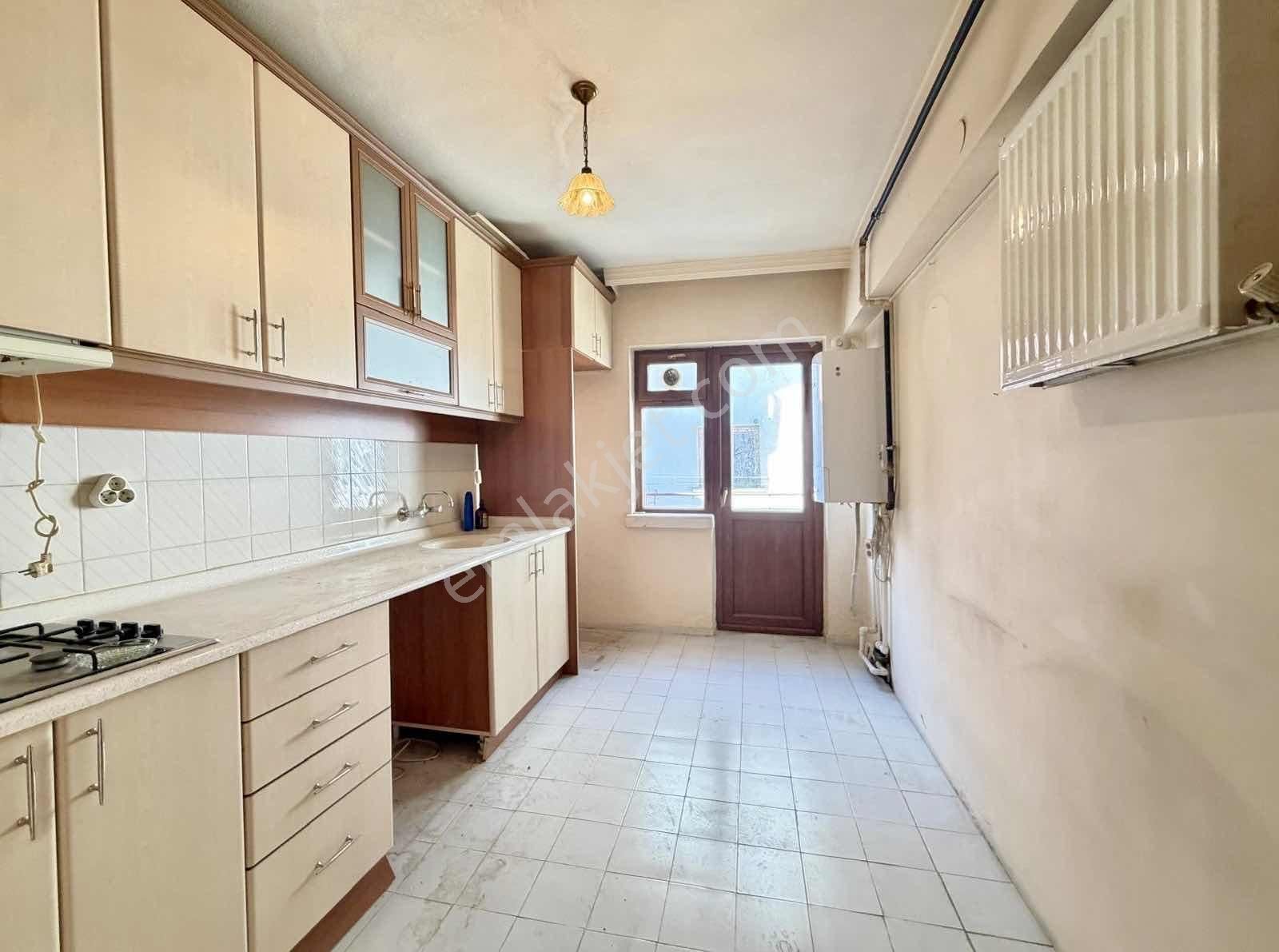 Tenor'dan Sinan Cd. Yanı Yıldız Köprü Yakını Katta 3+1 Güney Cp. - Görsel 16