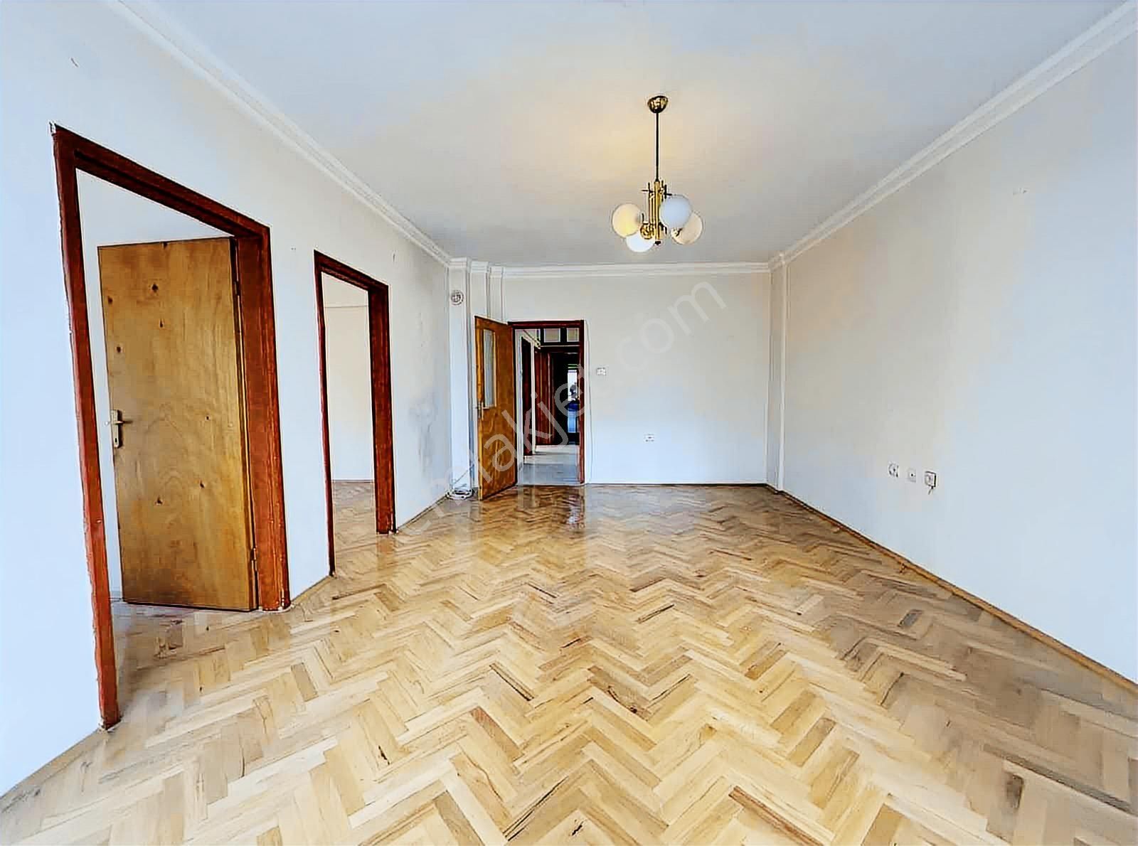 Tenor'dan Sinan Cd. Yanı Yıldız Köprü Yakını Katta 3+1 Güney Cp. - Görsel 8