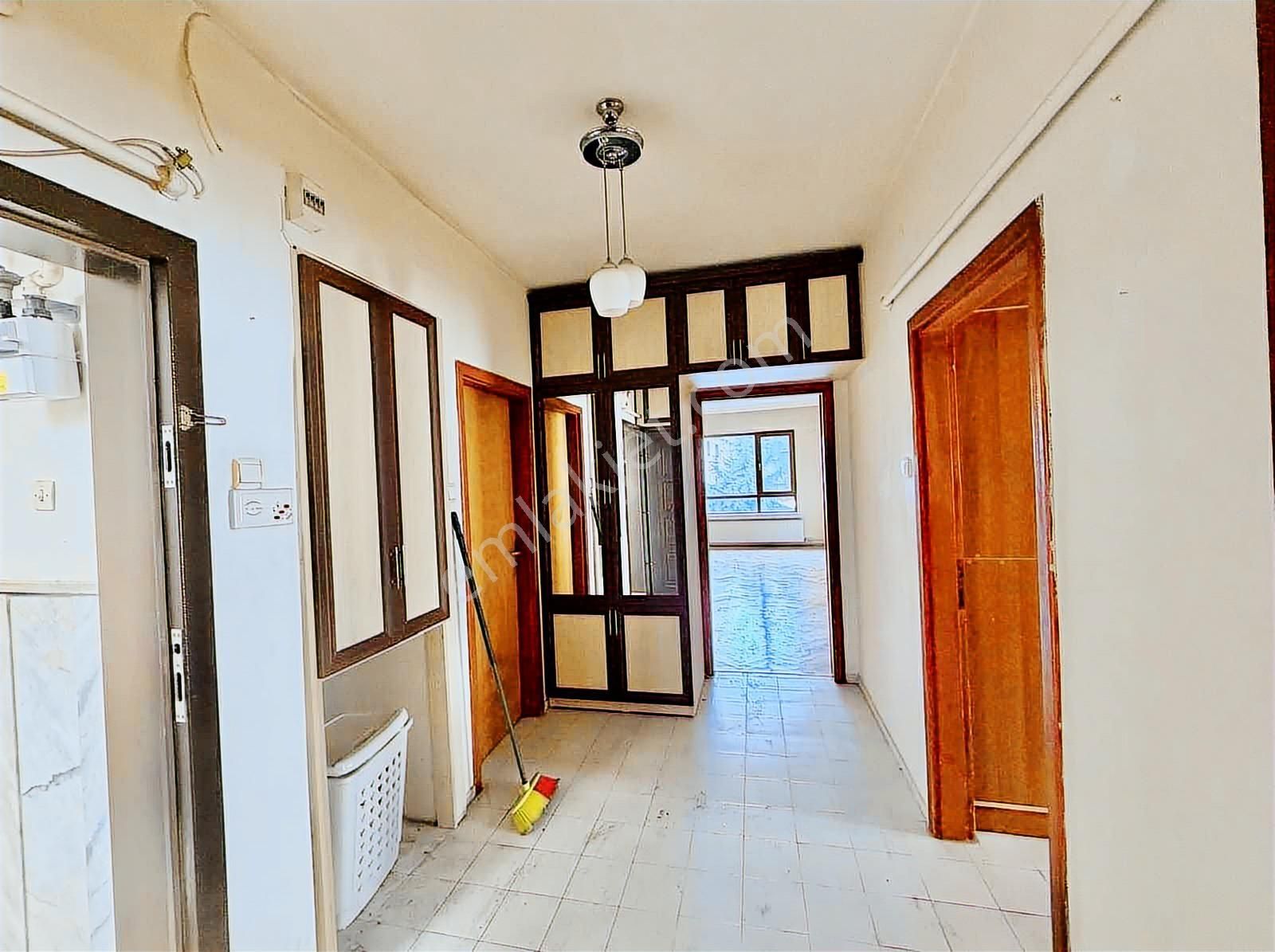 Tenor'dan Sinan Cd. Yanı Yıldız Köprü Yakını Katta 3+1 Güney Cp. - Görsel 14