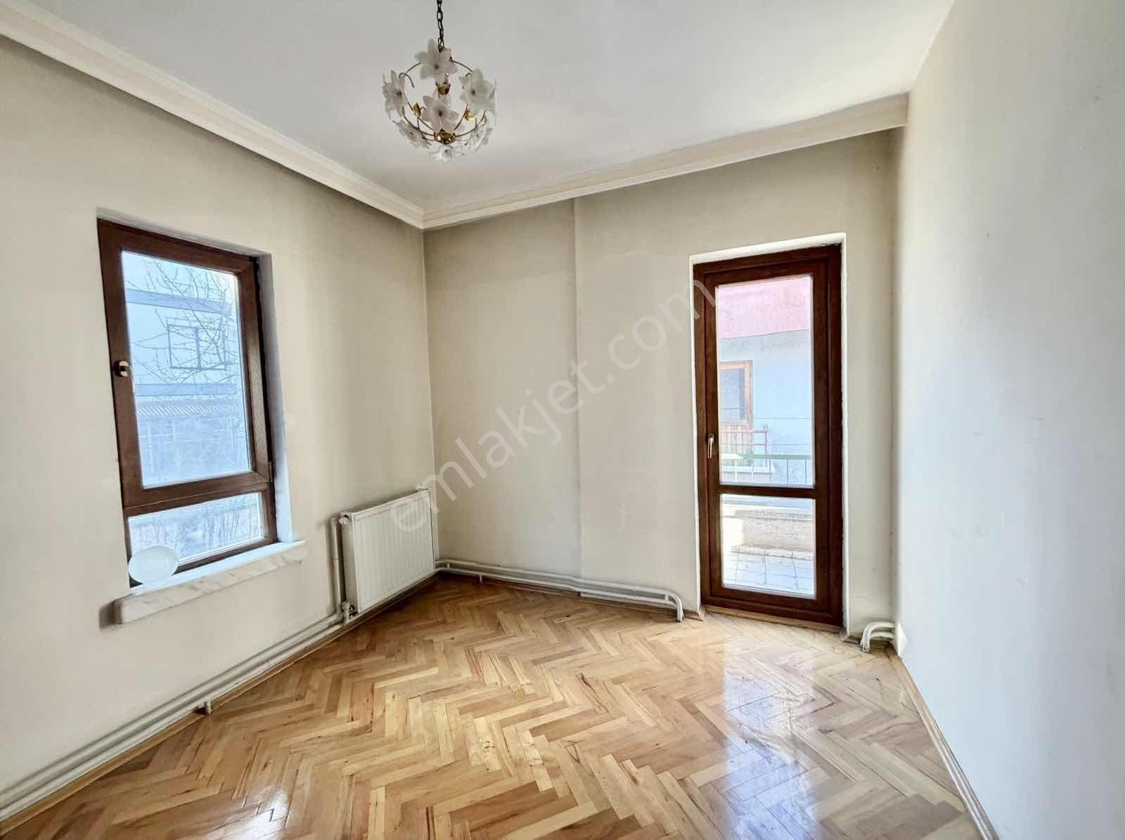 Tenor'dan Sinan Cd. Yanı Yıldız Köprü Yakını Katta 3+1 Güney Cp. - Görsel 12