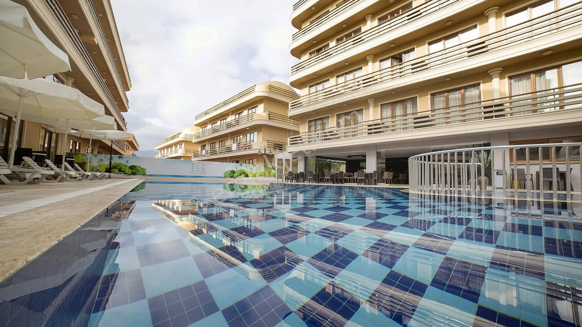Yalova Thermal Palace 4+1 Kişilik Kırmızı Dönem Devremülk - Görsel 3