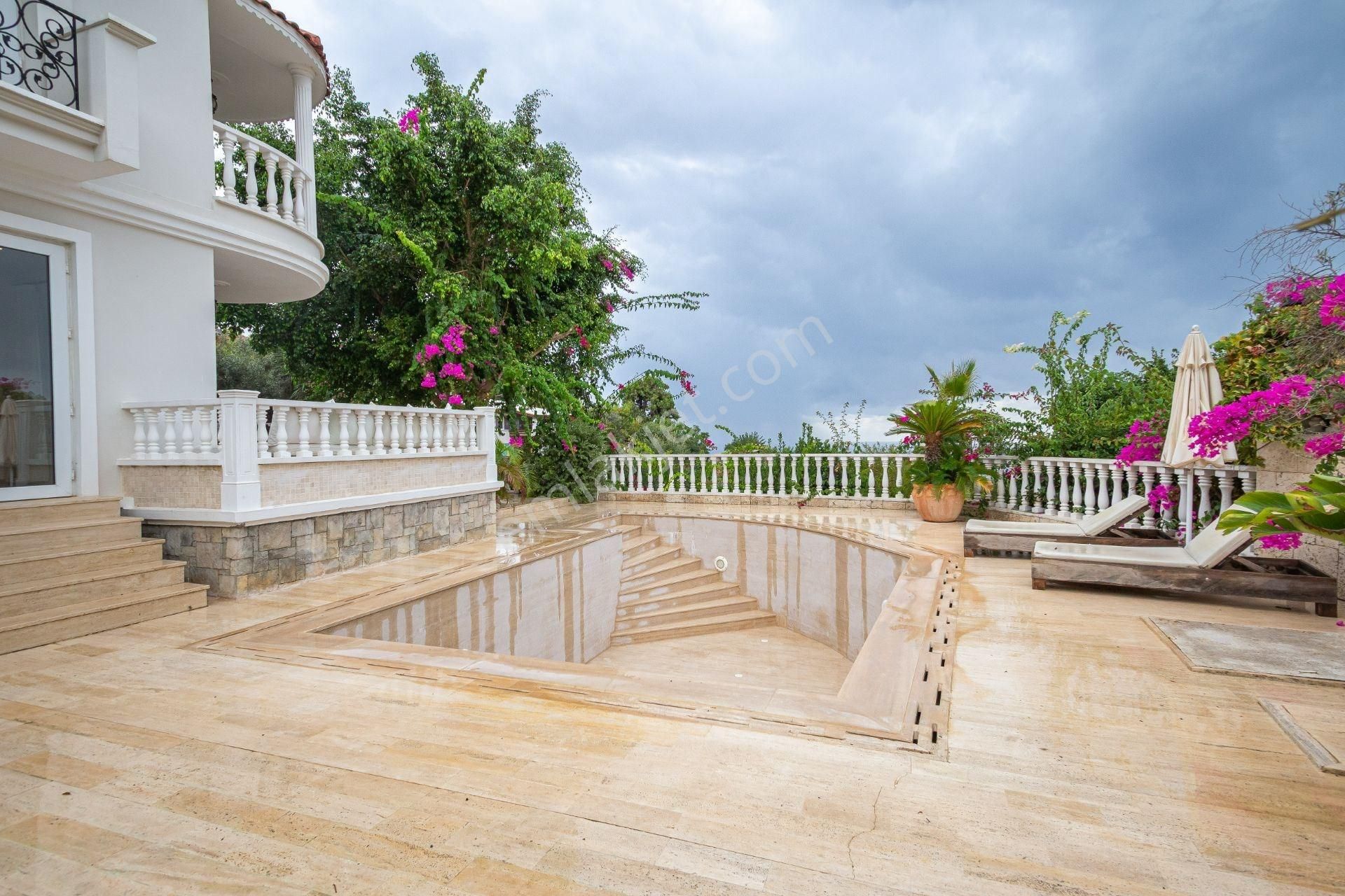 Alanya Cikcilli’de Deniz, Kale Ve Dağ Manzaralı Eşyalı 2+1 Villa - Görsel 20