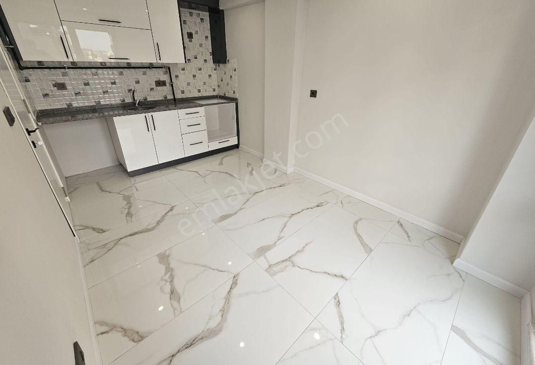 Lozan Cd. Yakını Sıfır Açık Mutfak 2+1 Daireler