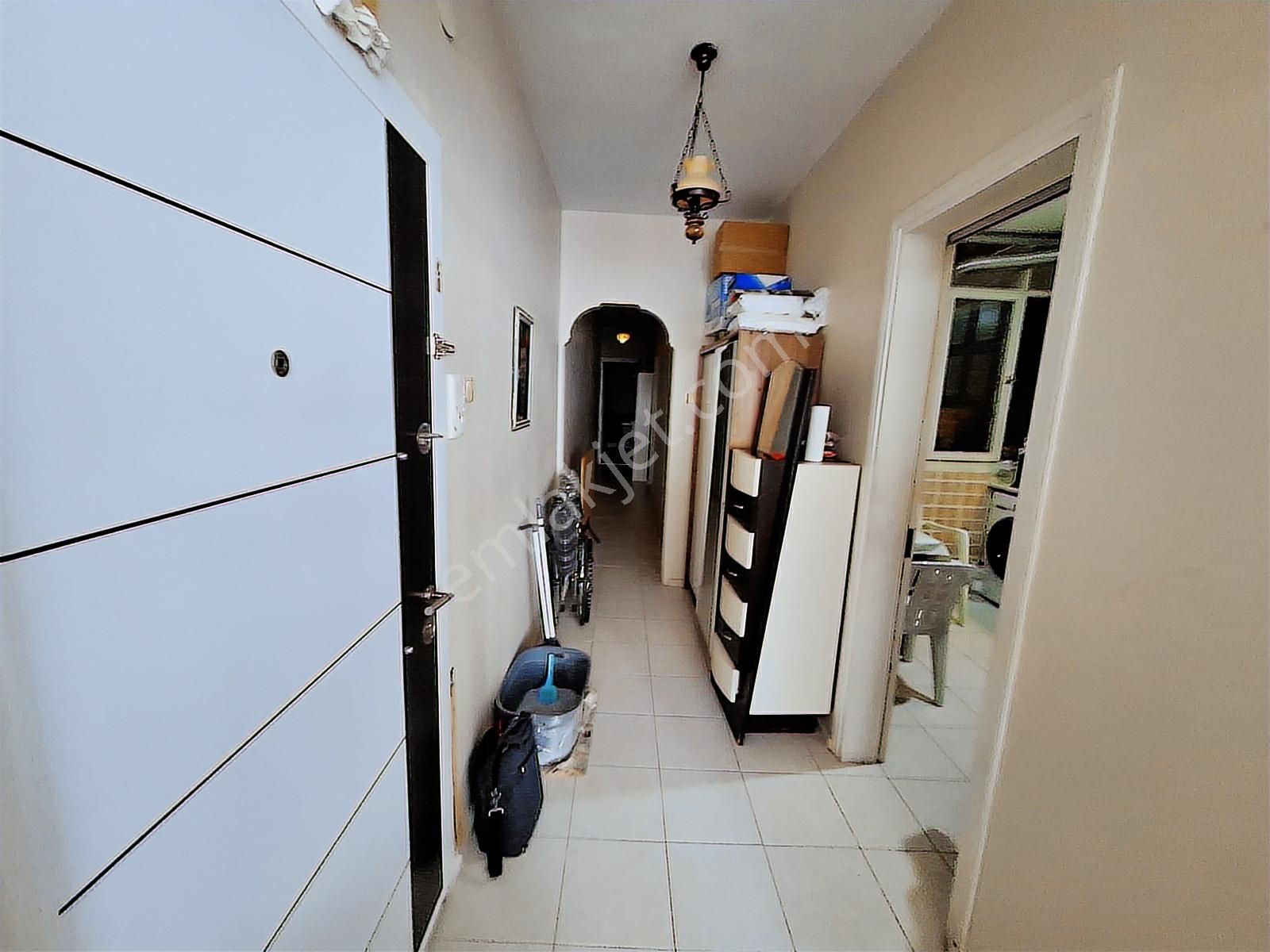 Hatay Metro Çıkışı Cadde Yanı Park Manzaralı - Görsel 2