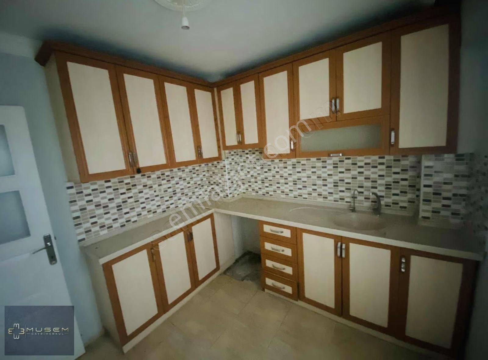 Cumhuriyet Mahallesinde 3+1 Kiralık Daire - Görsel 25