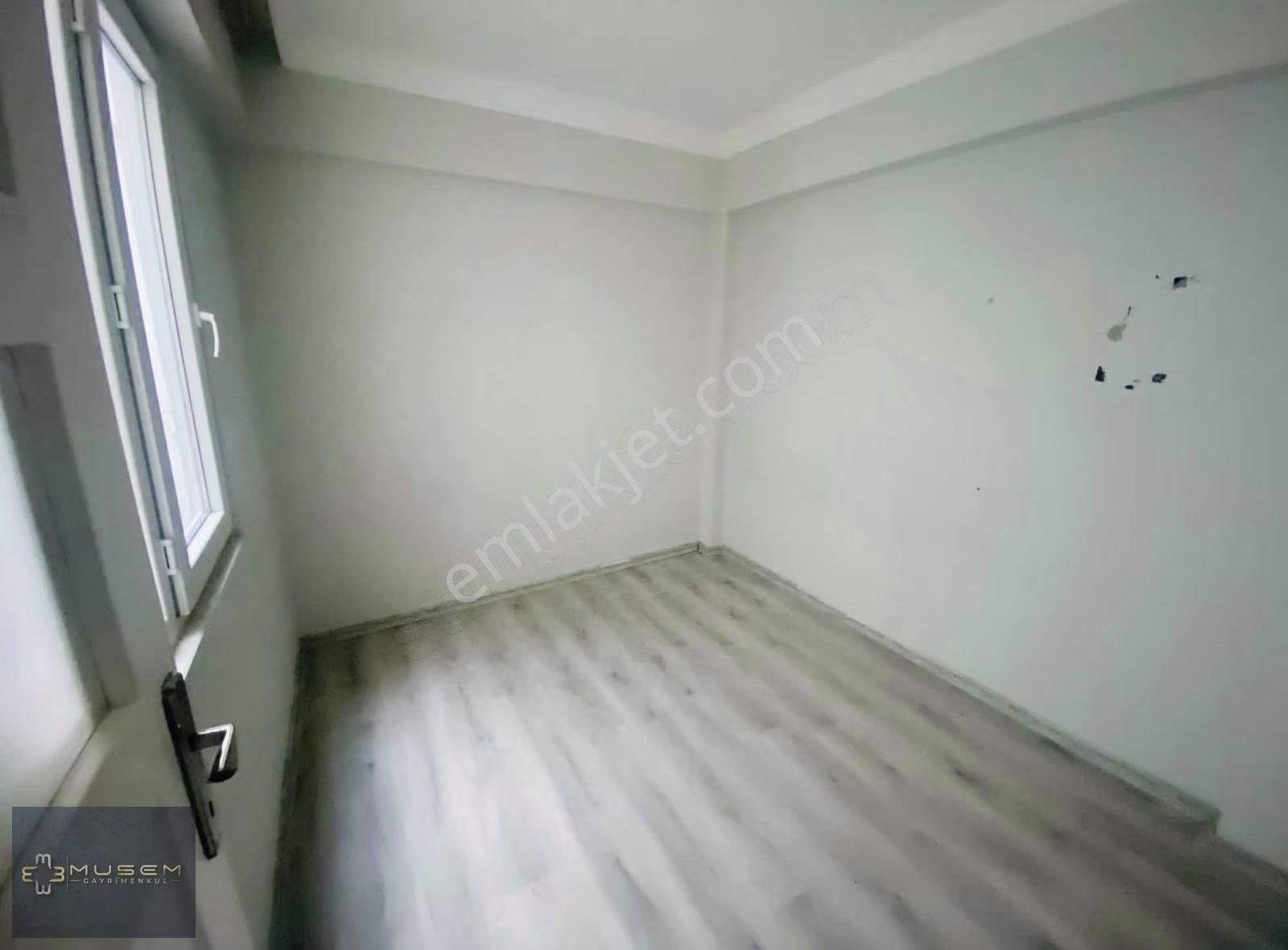 Cumhuriyet Mahallesinde 3+1 Kiralık Daire - Görsel 2