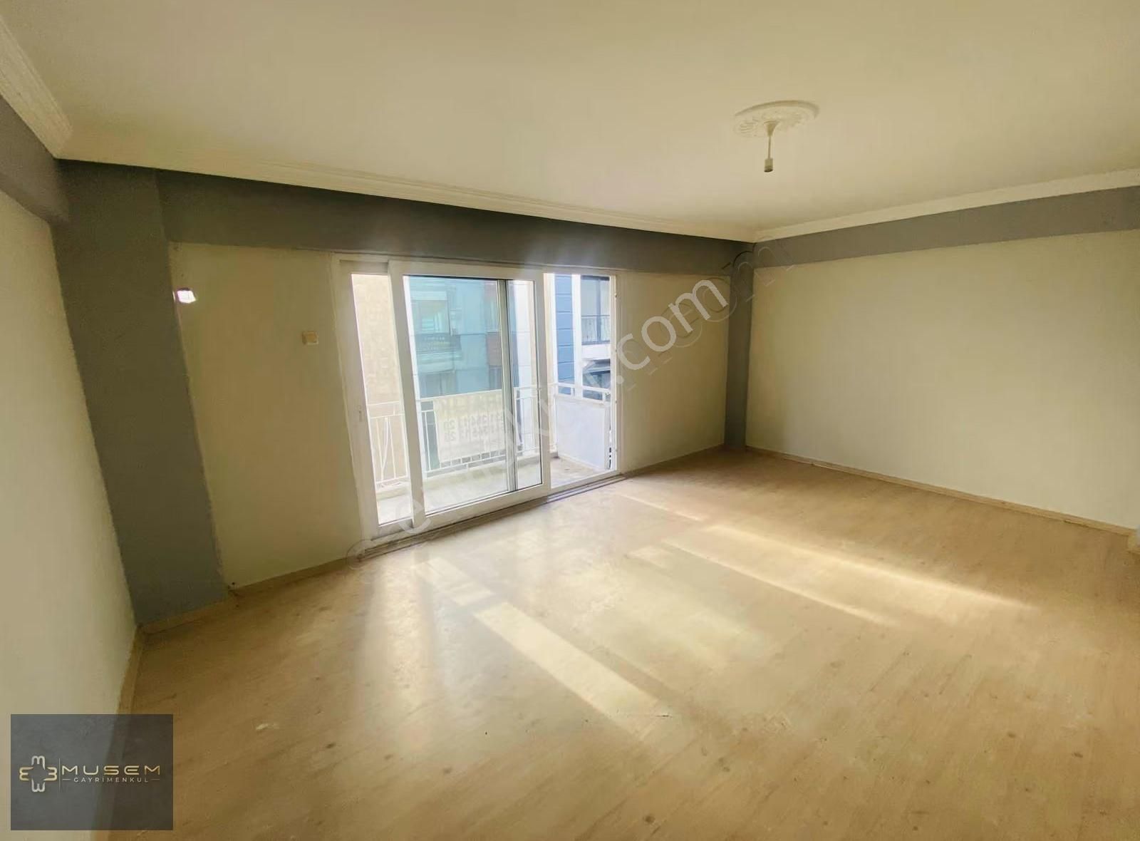 Cumhuriyet Mahallesinde 3+1 Kiralık Daire - Görsel 14