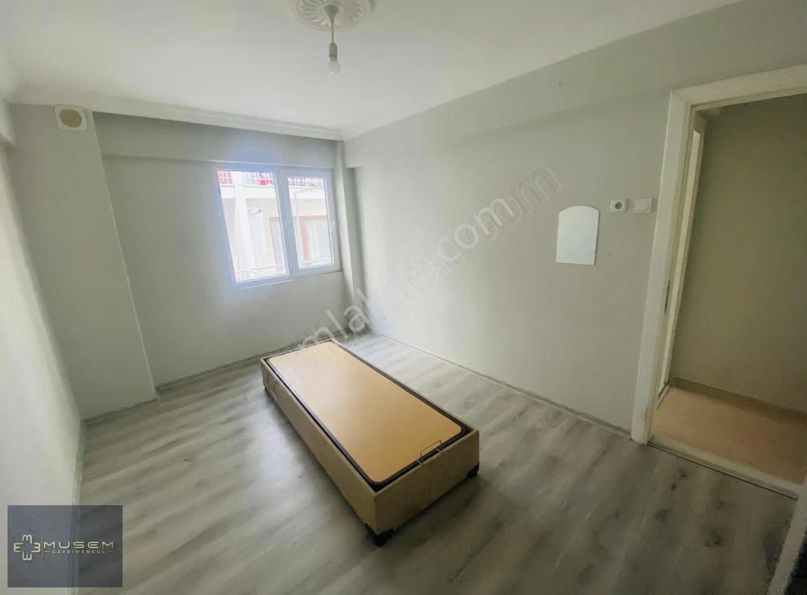 Cumhuriyet Mahallesinde 3+1 Kiralık Daire - Görsel 5