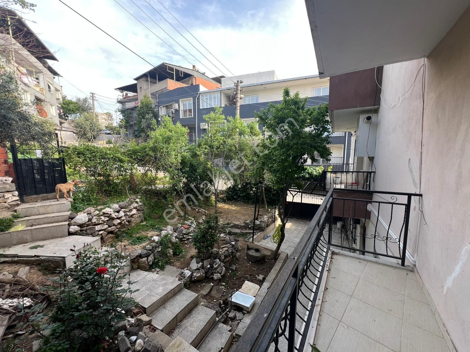 Acill Buca İnönü Mah.de Otokent Yakını 2 Katlı 301m2 İçerisinde Satılık Komple Müstakil Bina (ev)