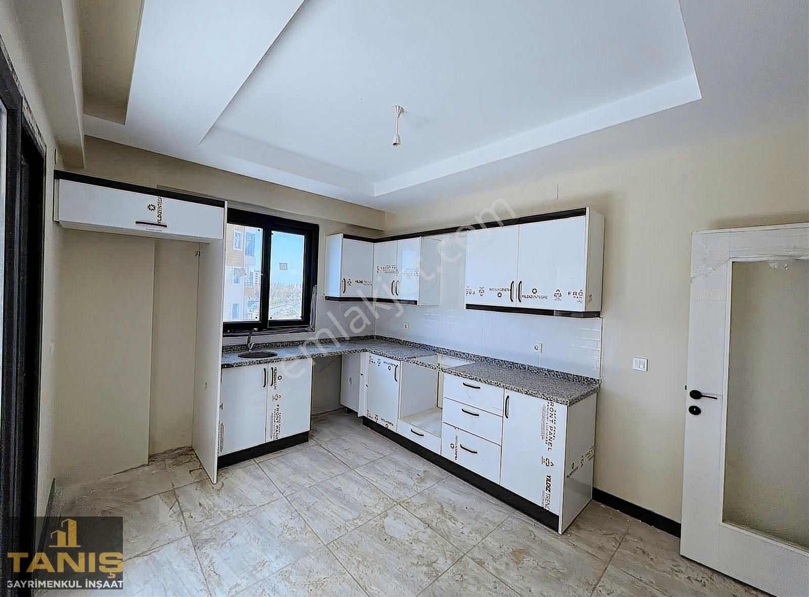 Bölgenin En Prestijli Sitesinden 3+1 Lüks Daire - Görsel 27