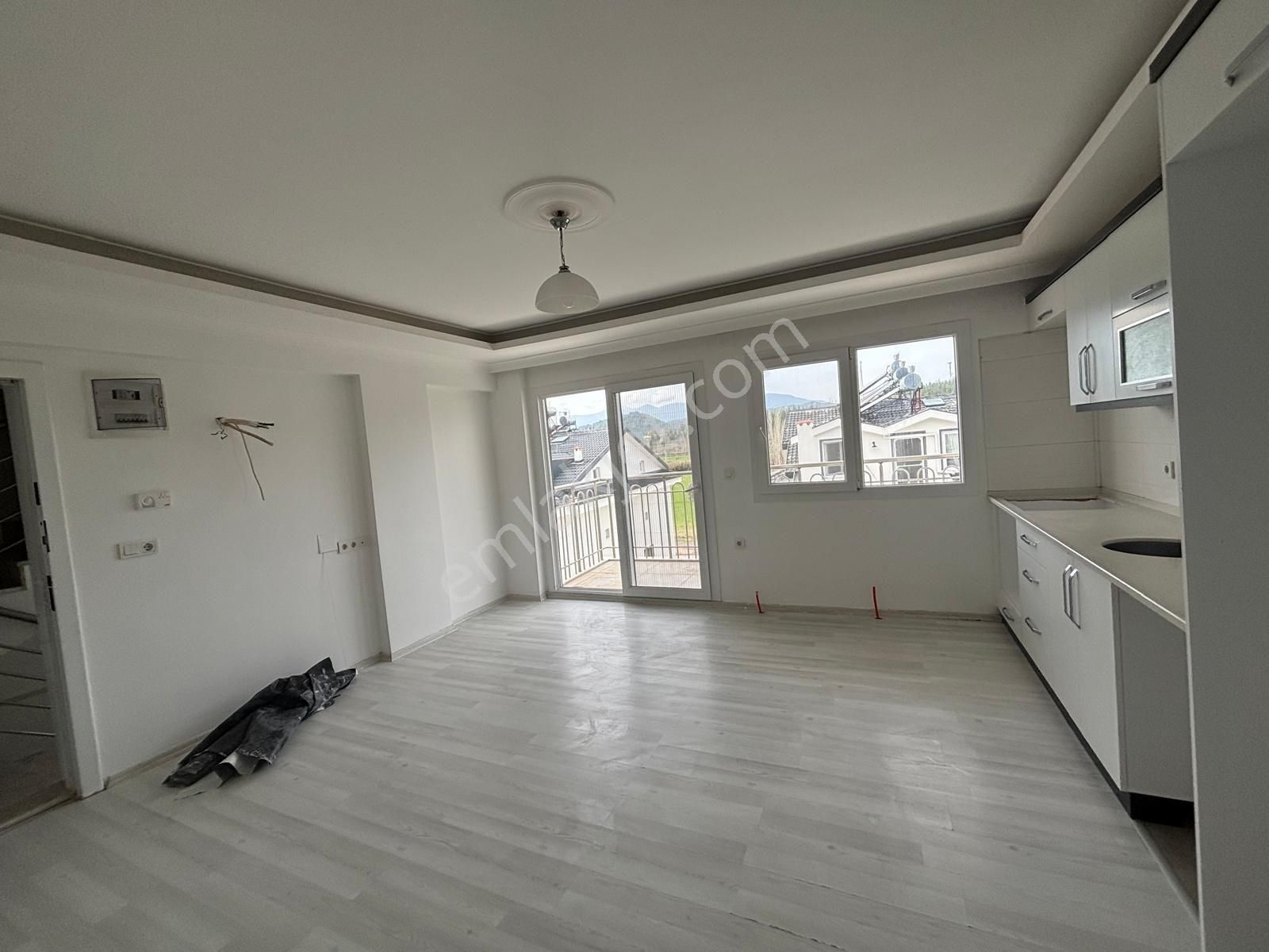 Seydikemer Merkezde 2+1 Kiralık Dubleks Daire - Görsel 14