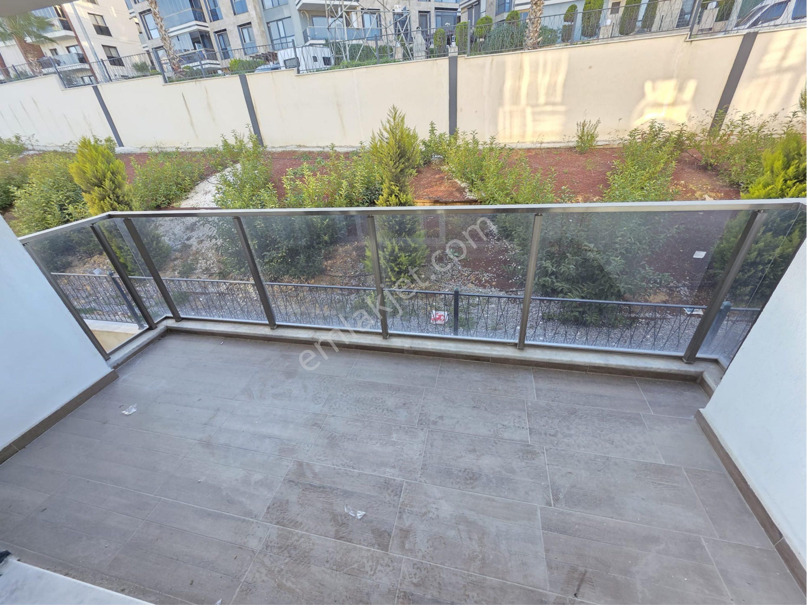 Kuşadası Merkez’de Kat Mülkiyeti Satılık Lüks 2 + 1 Daire - Görsel 21