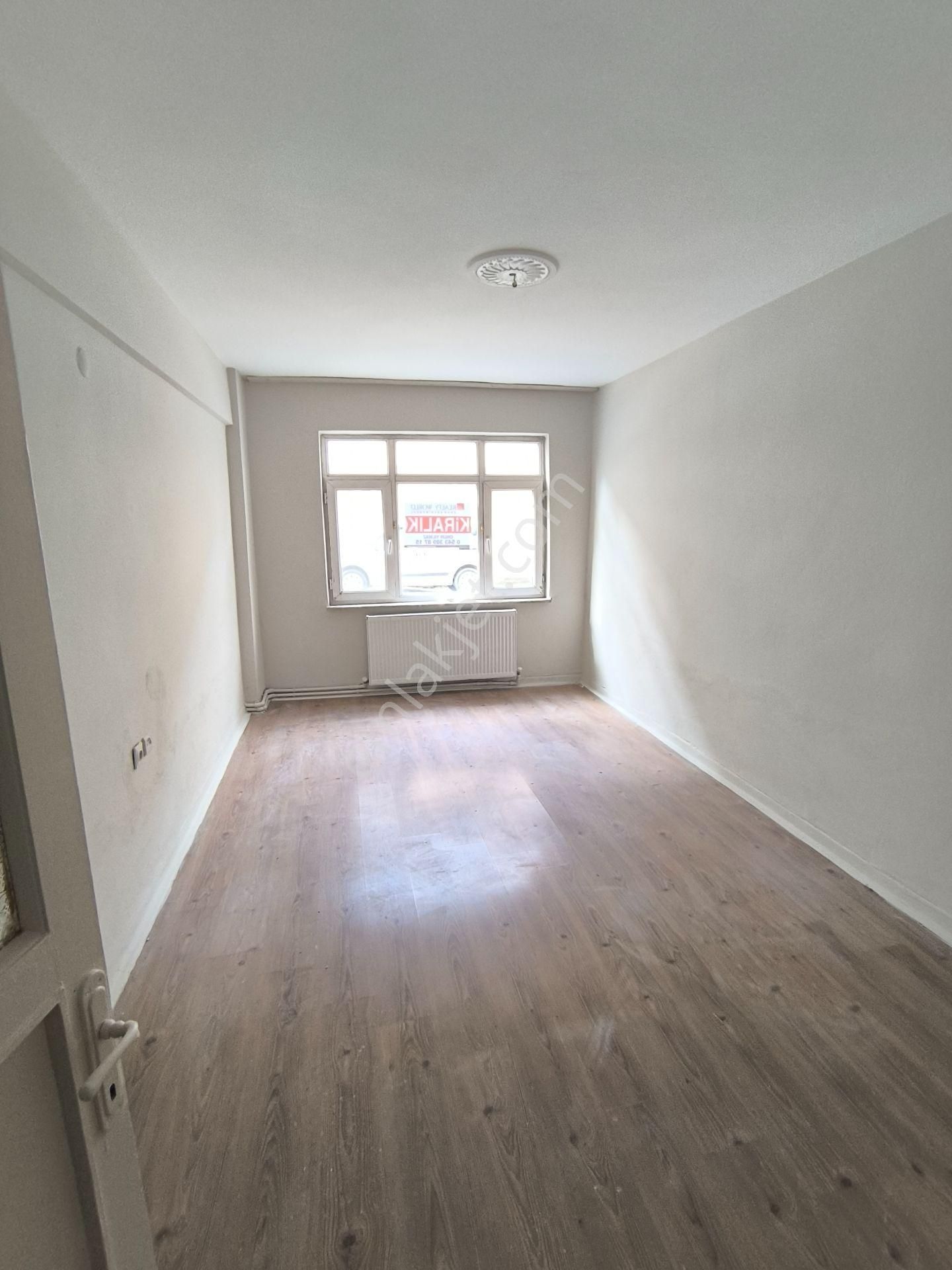 Kariyer'den Kemalpaşa Mah Zemin Kat 2+1 100m² Kiralık Daire - Görsel 3