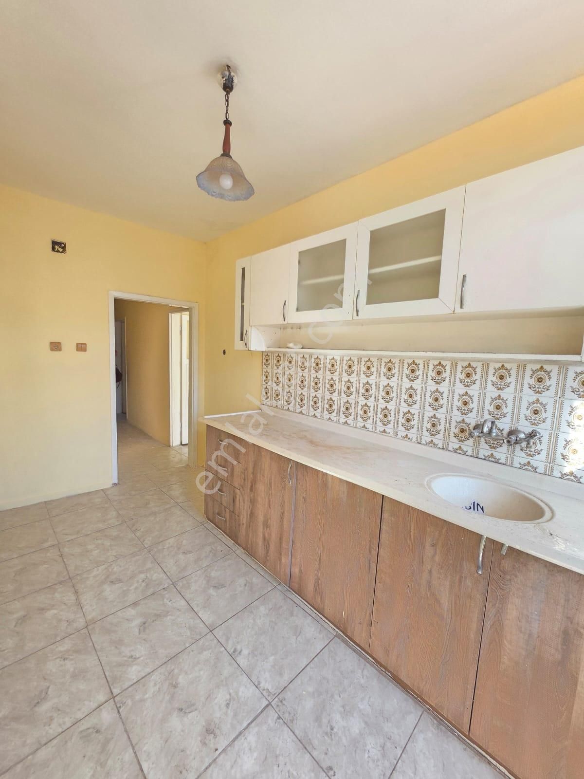 Nusratiye Mahallesinde 3+1 140 M² Acil Satılık Daire - Görsel 3