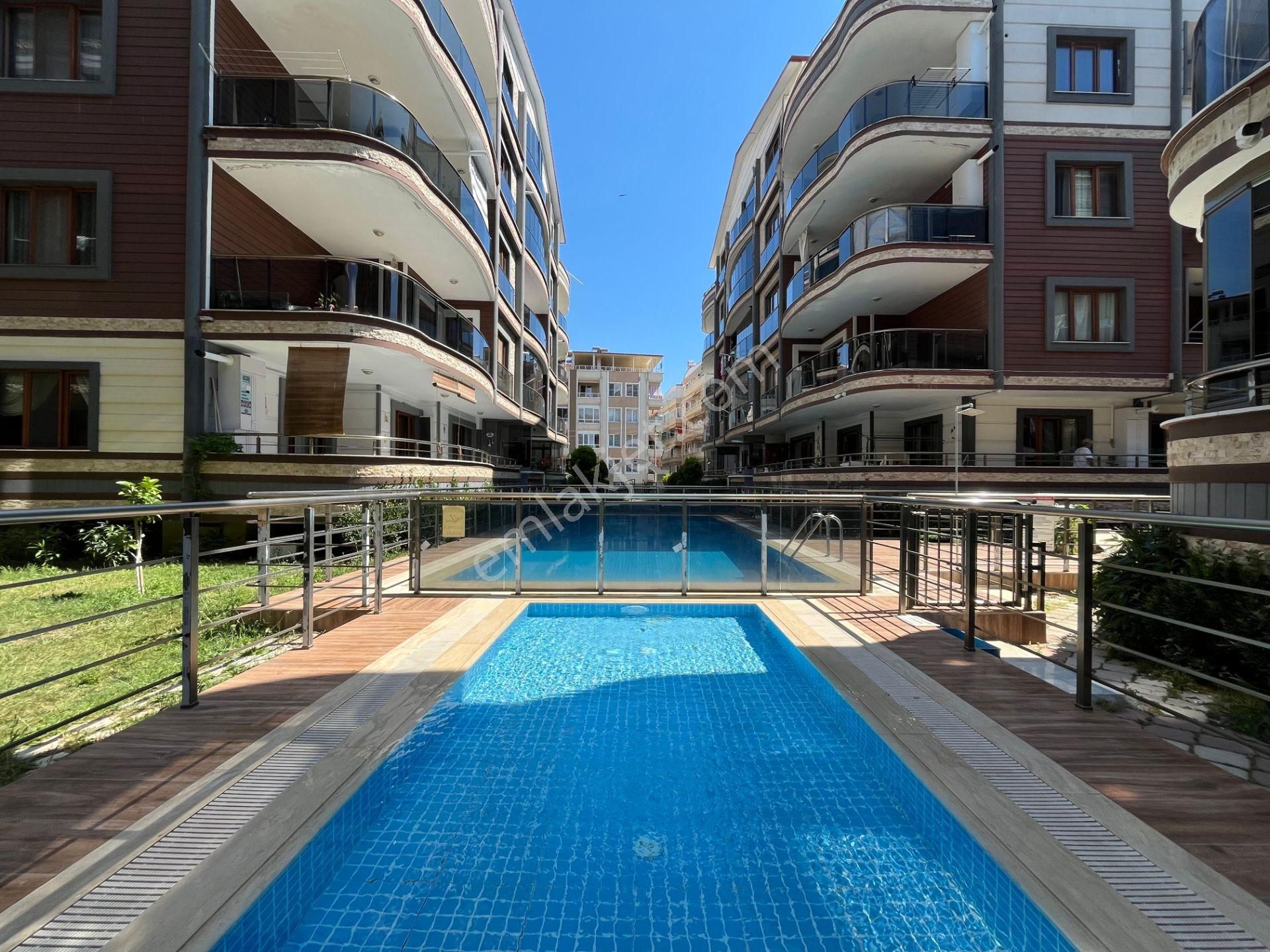 Parstan Altınkumda Havuzlu Kapalı Otoparklı Eşyalı 3+1 Dubleks