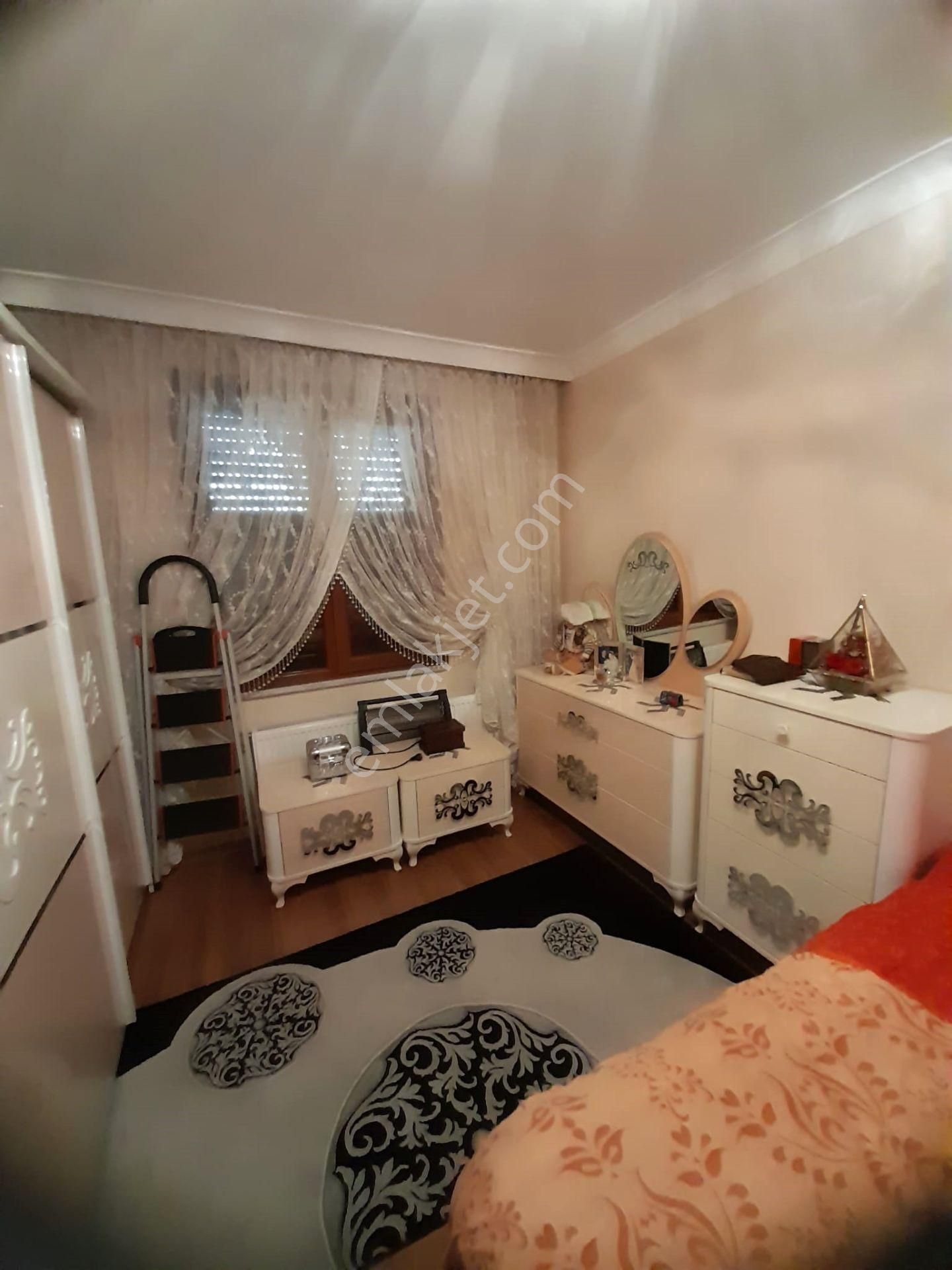 Parstan Altınkumda Havuzlu Kapalı Otoparklı Eşyalı 3+1 Dubleks - Görsel 7