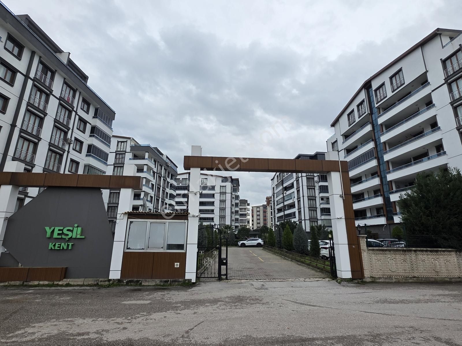 Yeşilkent Sitesi'nde Önü Açık Manzaralı Satılık Arakat 3+1 Daire - Görsel 2