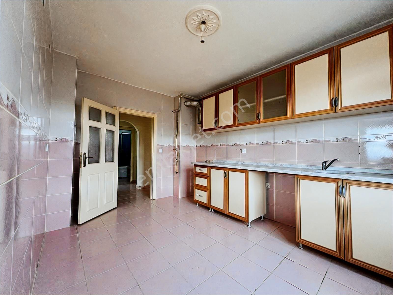 Engin Emlak'tan Akyurt Yeşiltepe Mah. Cadde Üzerinde Kiralık 3+1 - Görsel 5