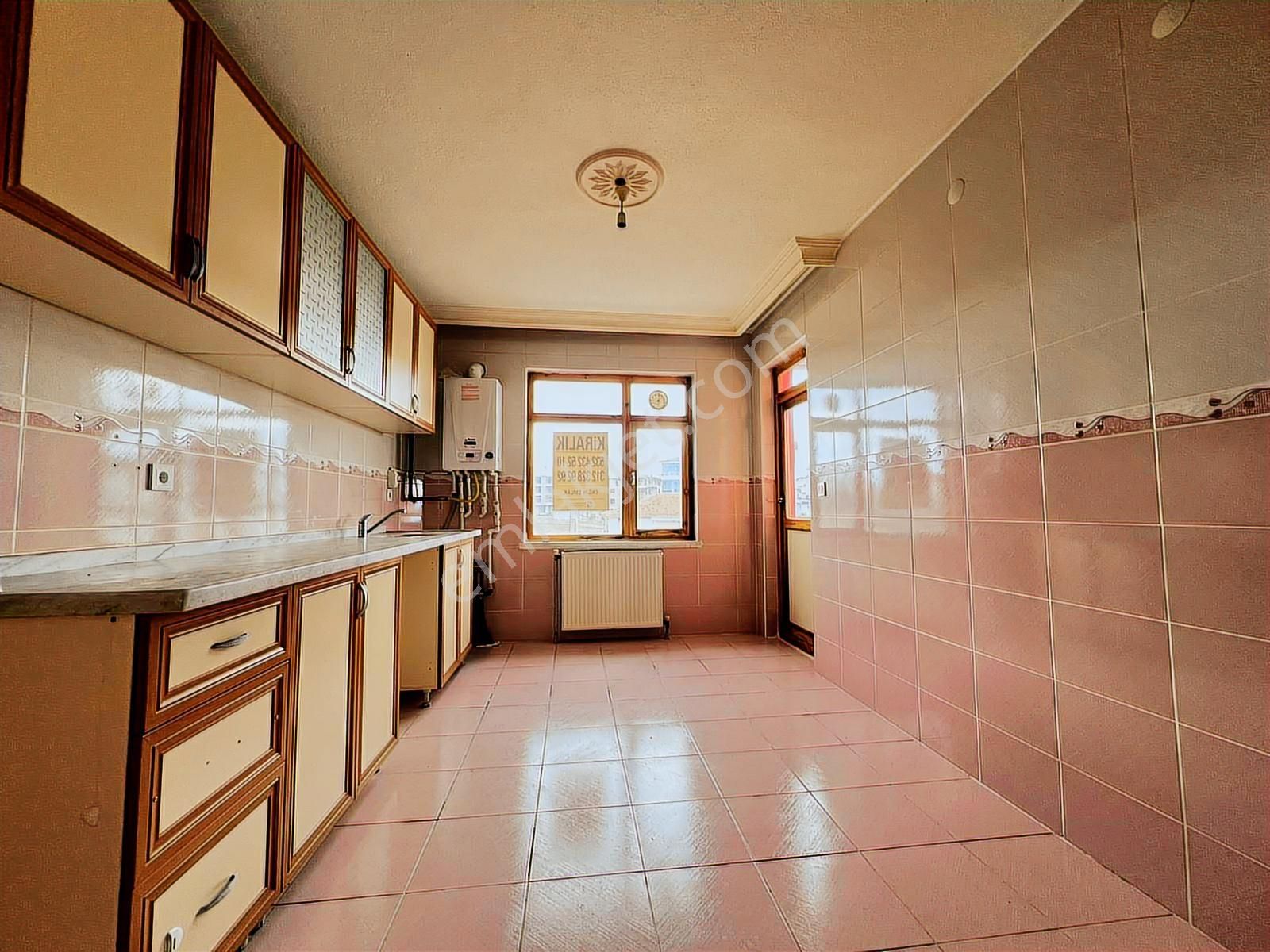 Engin Emlak'tan Akyurt Yeşiltepe Mah. Cadde Üzerinde Kiralık 3+1 - Görsel 13