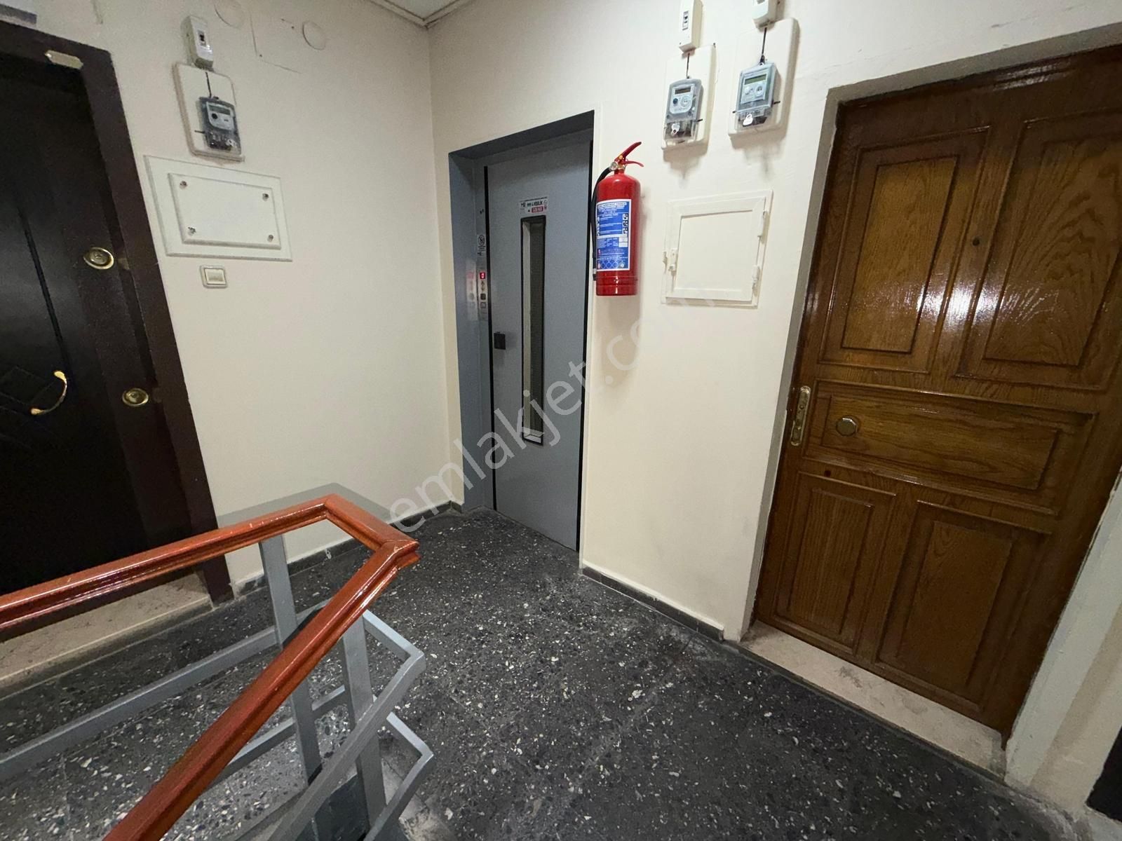 Kılıçsoy'dan Necatibey Cad. Eşyalarıyla Satılık 1+1 Ofis - Görsel 6