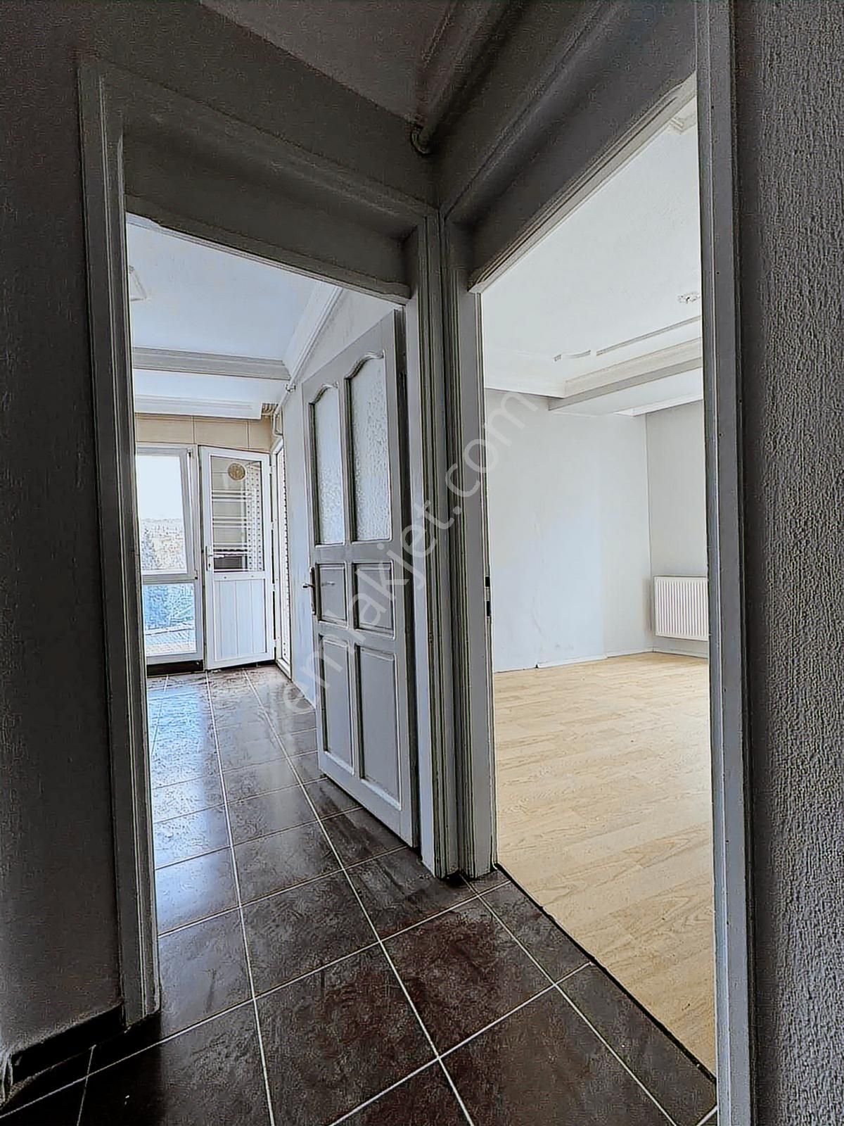 Buca İnönü Mah 90 M2 Cadde Üzeri Dgazlı Kiralık 2.kat Köşe Daire - Görsel 8