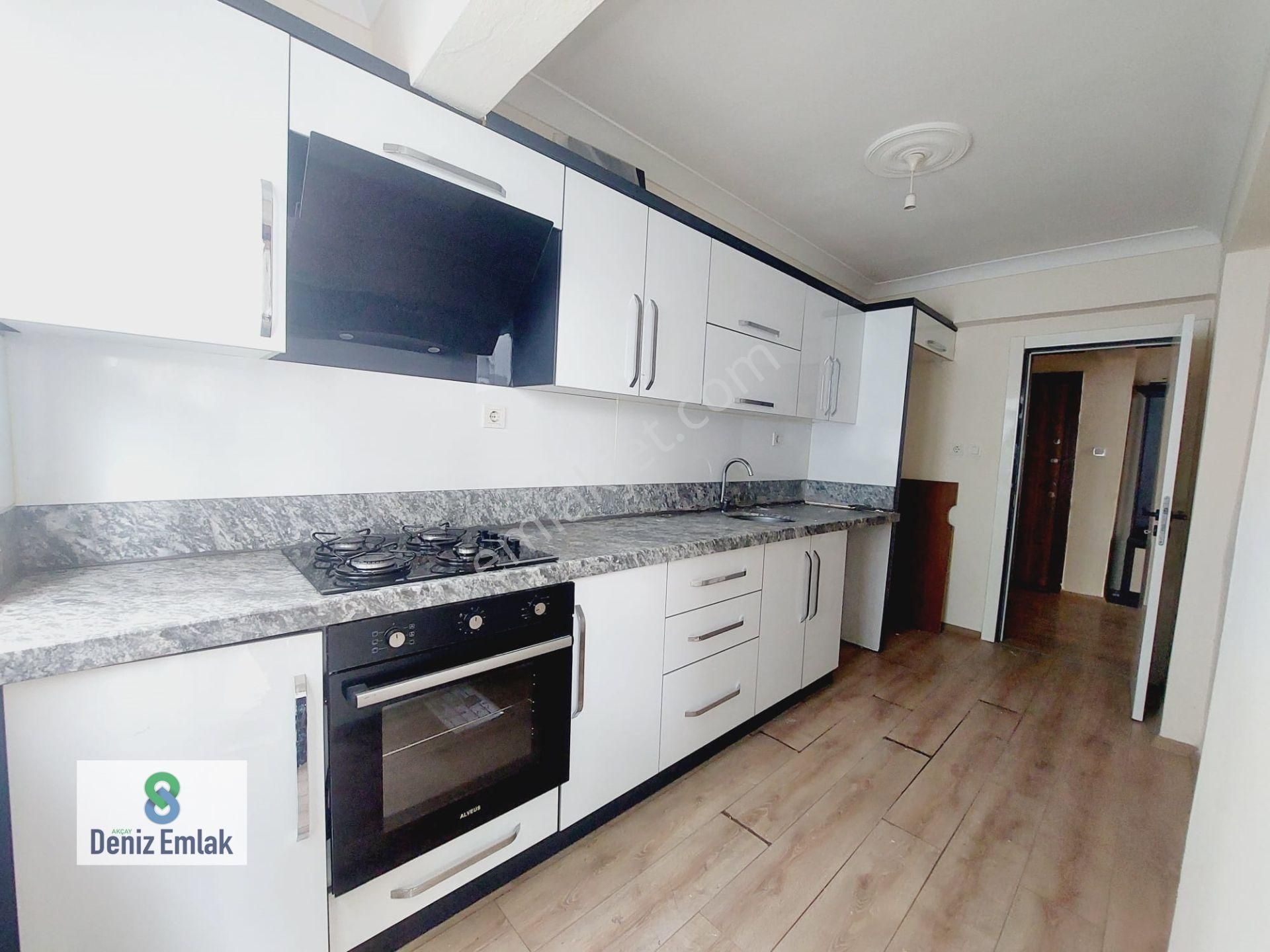 Denizden Akçayda Arakat Satılık 2+1 Daire.