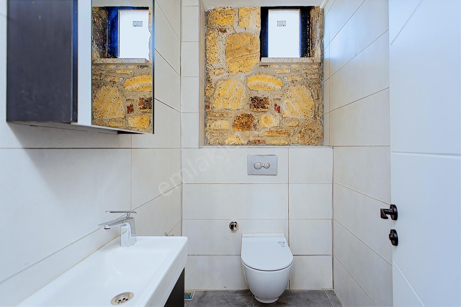 Foça Bağarası Villalar Bölgesinde Satılık Müstakil 5+2 Taş Villa - Görsel 15