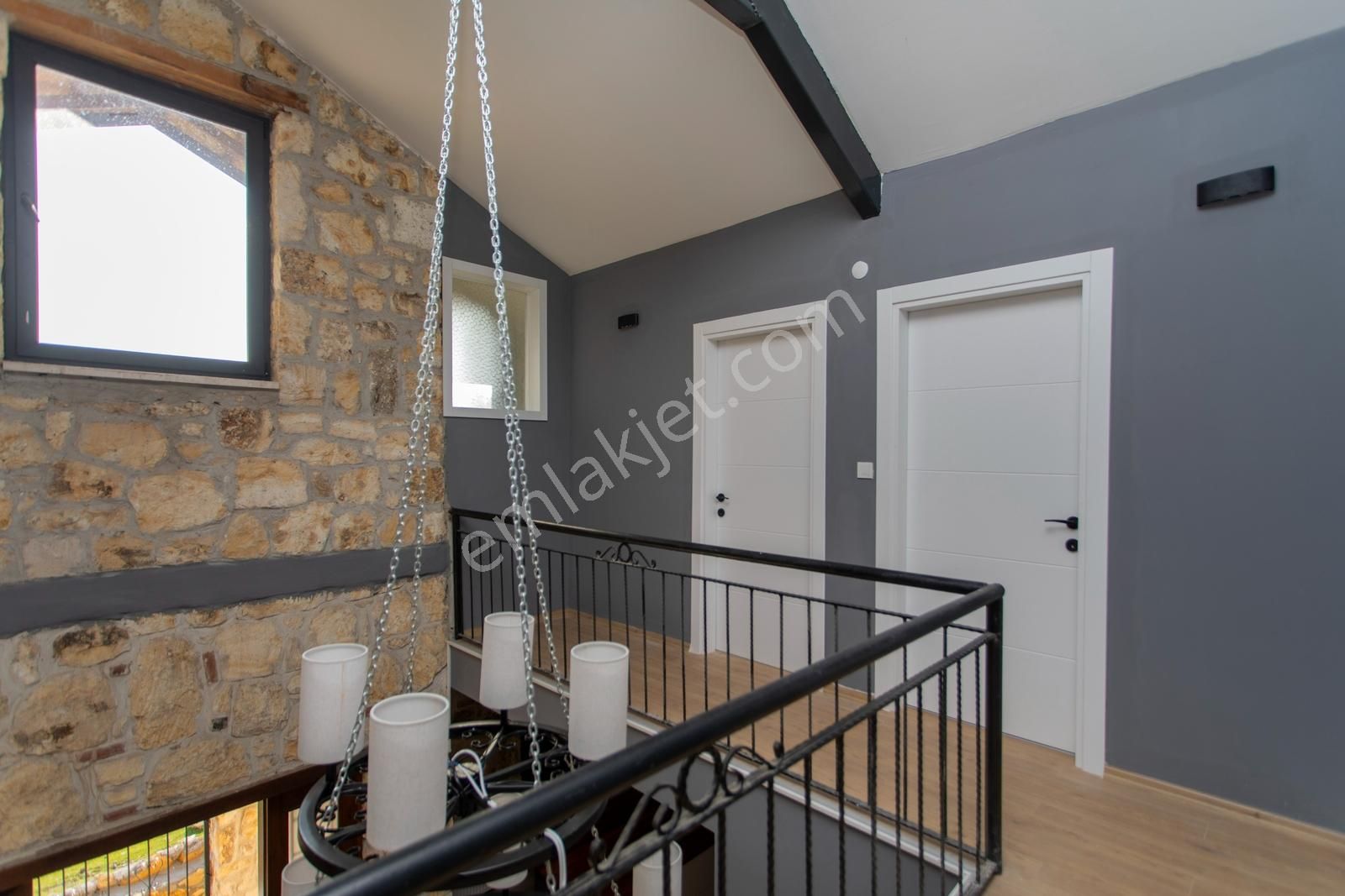 Foça Bağarası Villalar Bölgesinde Satılık Müstakil 5+2 Taş Villa - Görsel 10