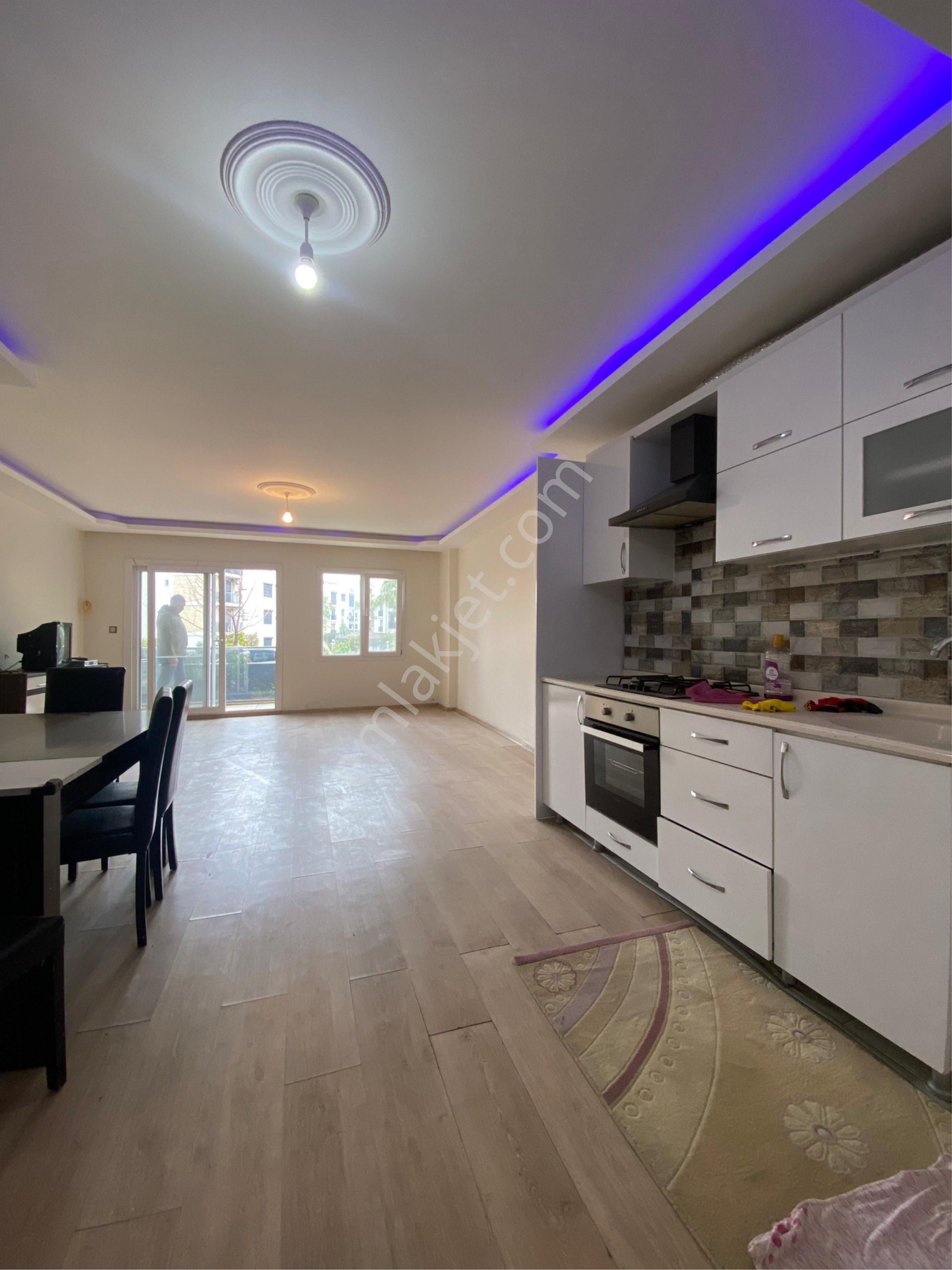 Kuşadası Davutlarda Merkezde Çift Cephe Çift Bahçeli Çok Geniş 2+1 Daire - Görsel 3