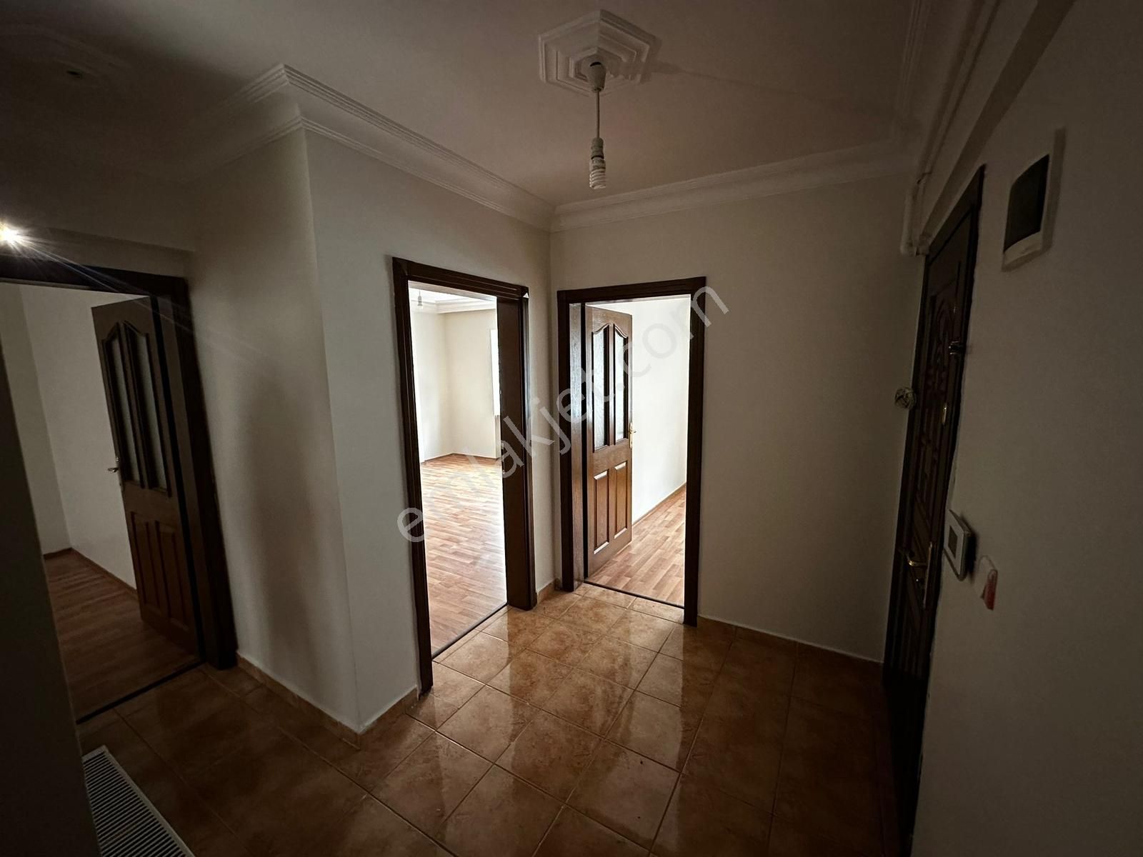 Gaziosmanpaşa Merkez'de | Meydana 1 Dk | Kiralık 2+1 Daire - Görsel 8