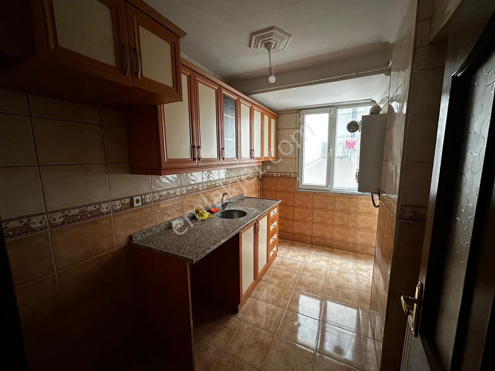 Gaziosmanpaşa Merkez'de | Meydana 1 Dk | Kiralık 2+1 Daire - Görsel 4