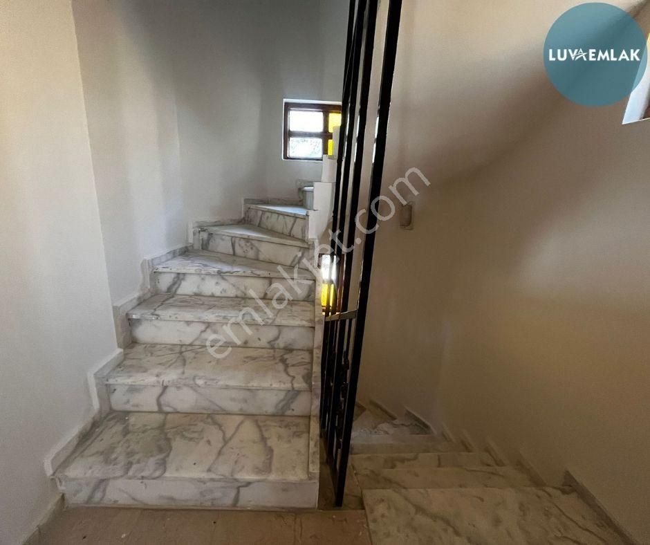 Didim Akbük'te Denize 500 Mt Mesafede Deniz Manzaralı Geniş Bahçeli 4+1 Yazlık - Görsel 24