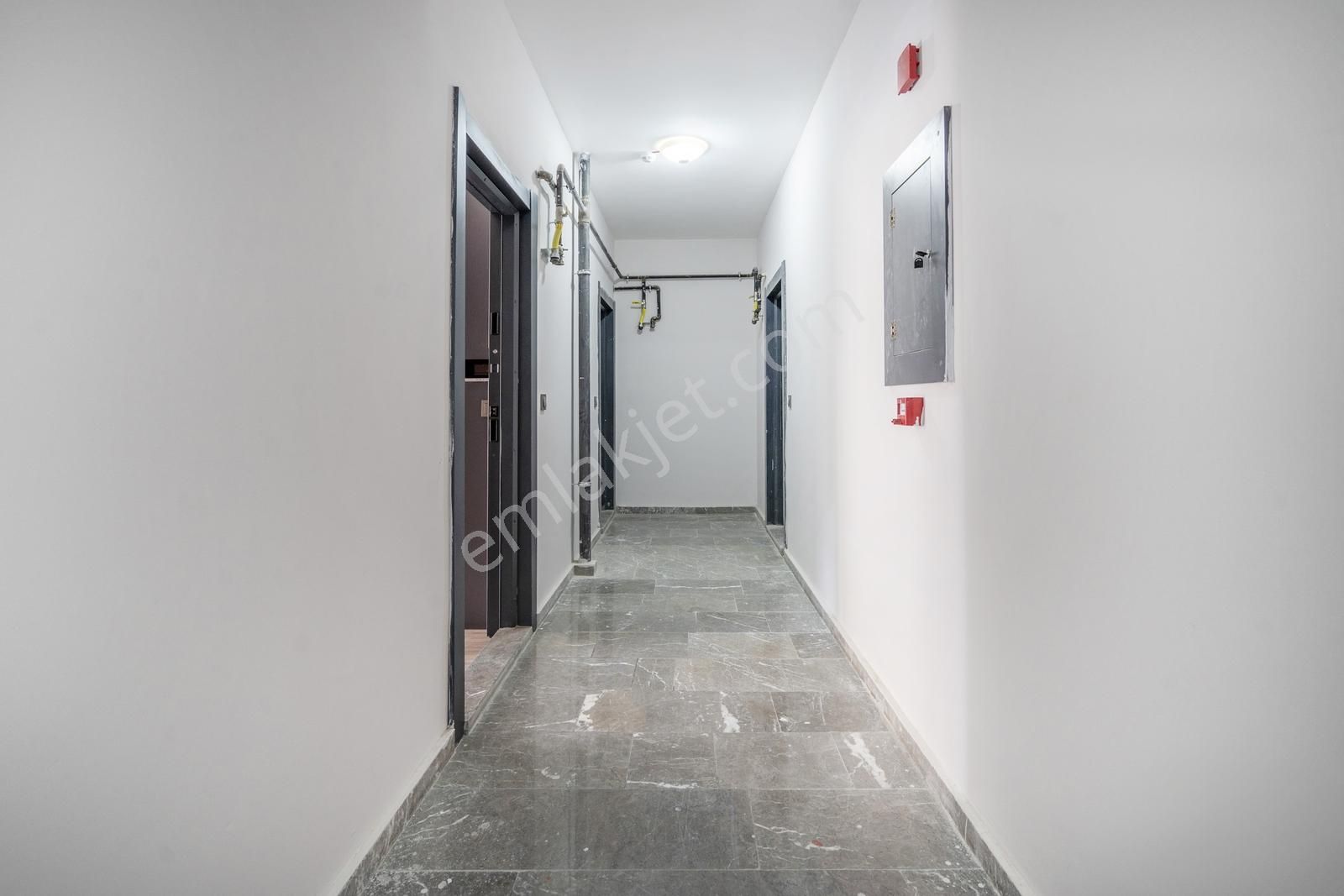 Cb Level'dan 23 Nisan Mah. Meva Projesi Lüks Eşyalı 1+1 Daire - Görsel 35