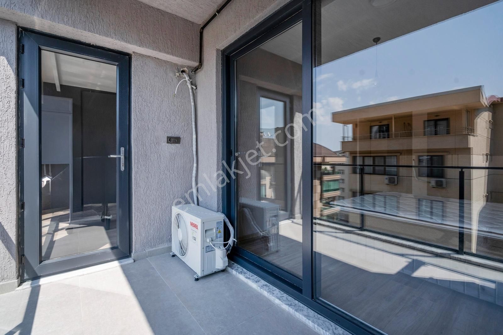 Cb Level'dan 23 Nisan Mah. Meva Projesi Lüks Eşyalı 1+1 Daire - Görsel 29