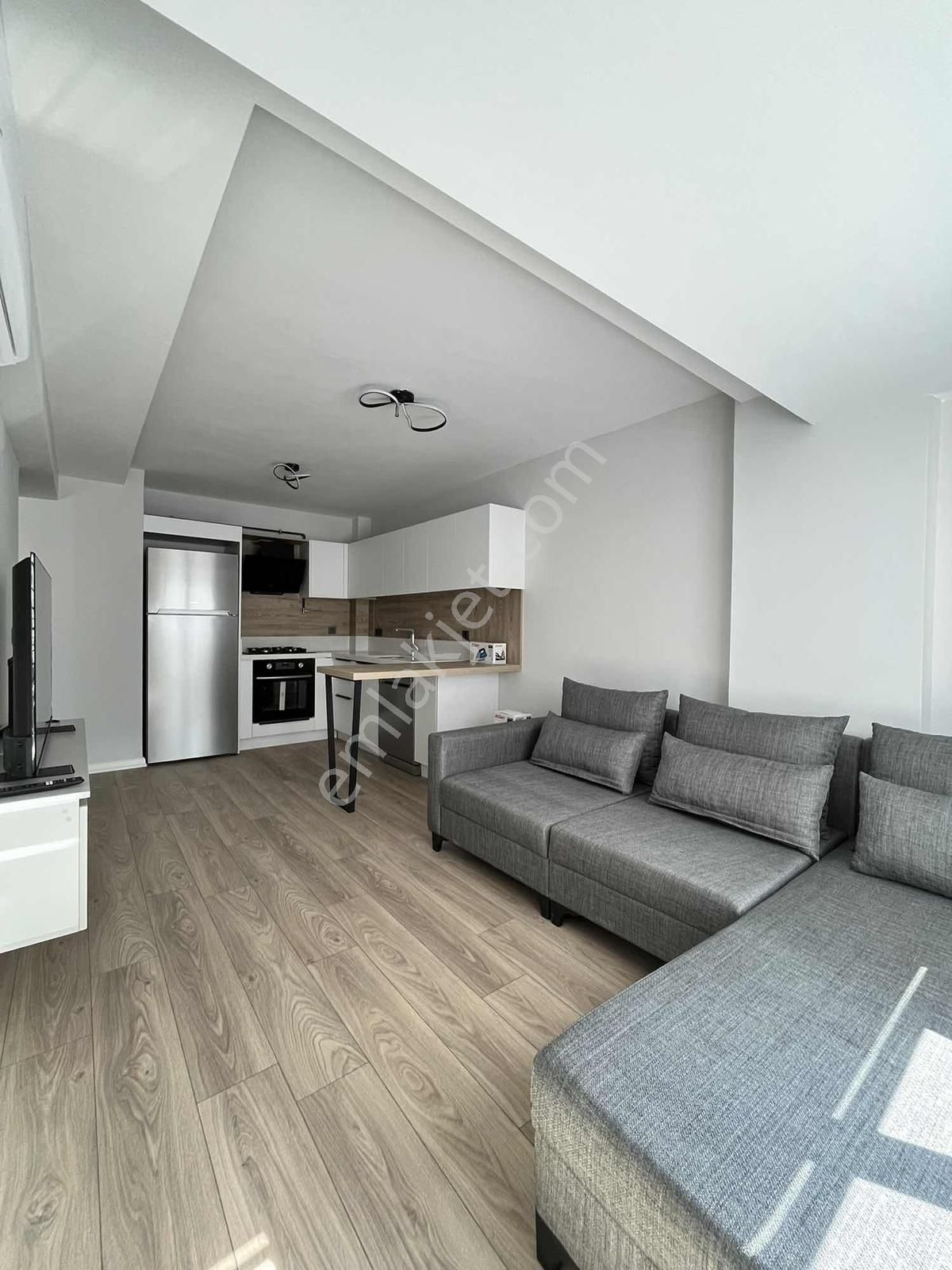 Cb Level'dan Beşevler Yıldırım Cad. Arakat 1+1 Eşyalı Daire - Görsel 2