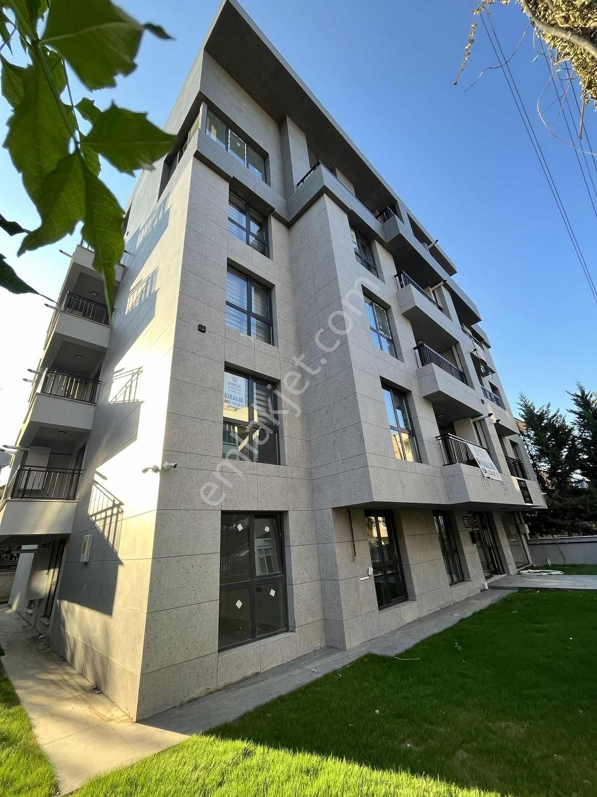 Cb Level'dan Beşevler Yıldırım Cad. Arakat 1+1 Eşyalı Daire