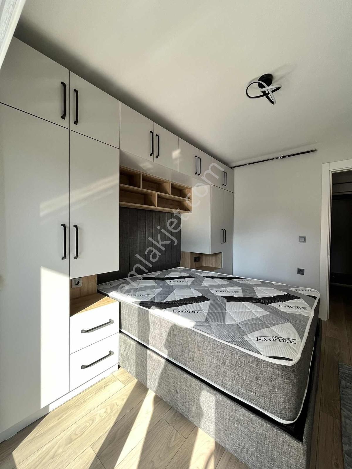 Cb Level'dan Beşevler Yıldırım Cad. Arakat 1+1 Eşyalı Daire - Görsel 16