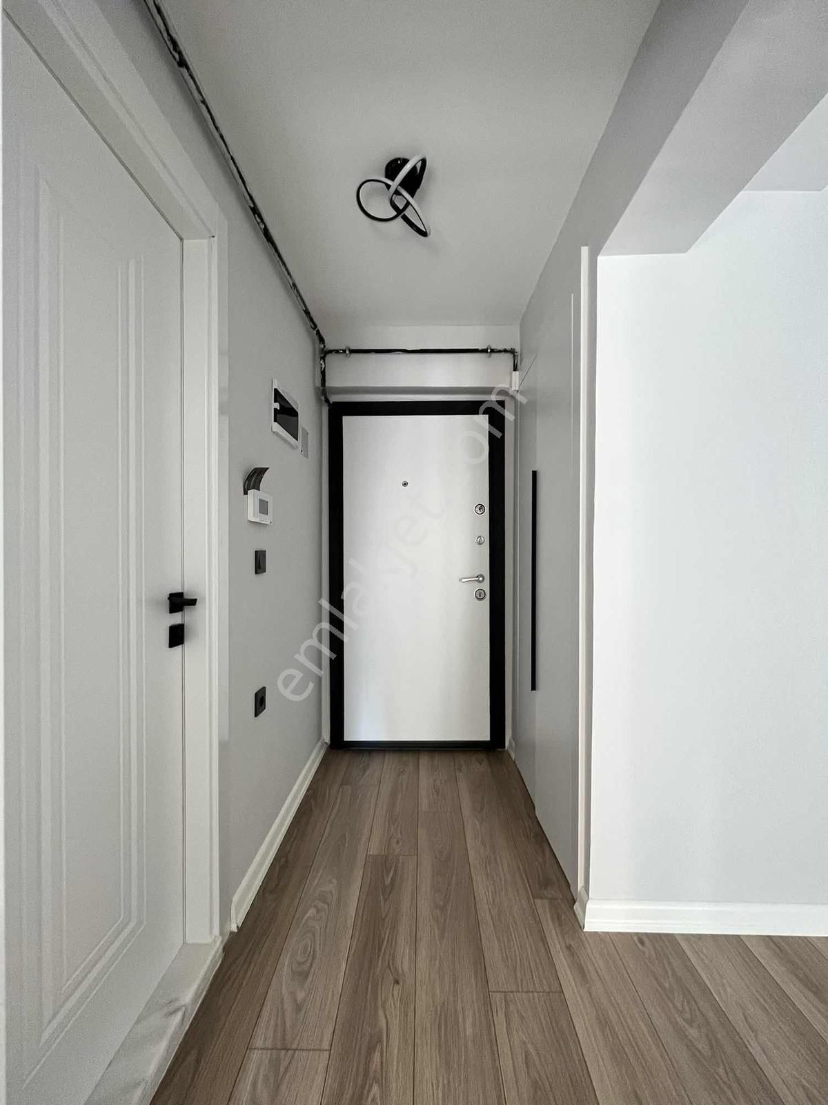 Cb Level'dan Beşevler Yıldırım Cad. Arakat 1+1 Eşyalı Daire - Görsel 5