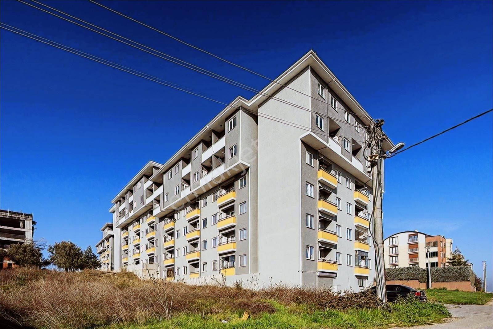 Cb Level'dan Karakolun Yakınında 2+1 Eşyalı Arakat Satılık Daire