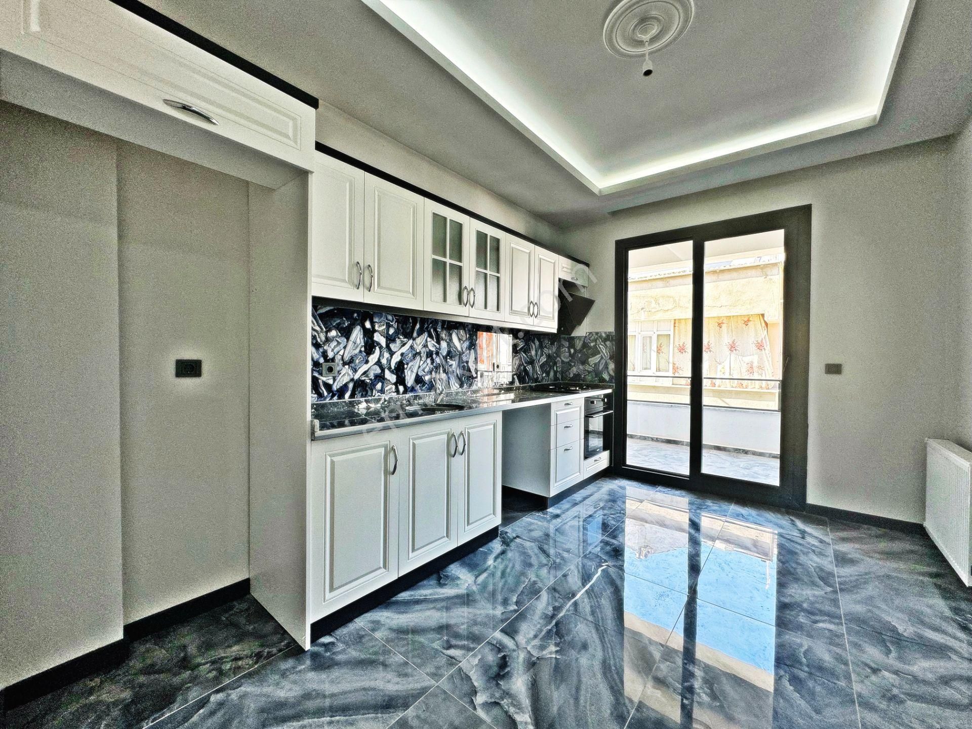 🔵🔵aktiften Akçayda Merkezi Konumda Yaz Kış Keyifli Cam Balkonu Ön Cephe Arakat Lüx 2+1 Daire