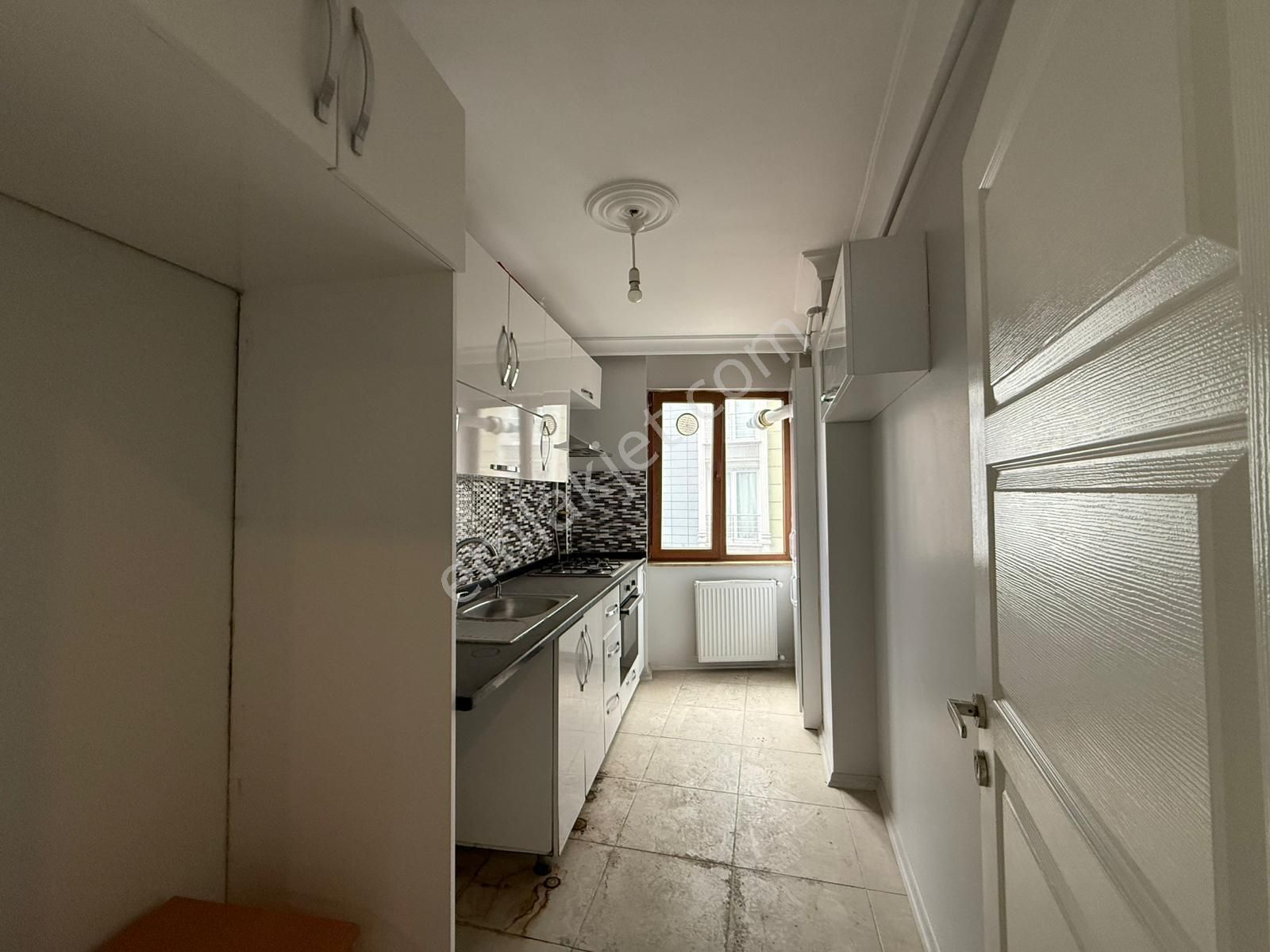 Mehterçeşme Mah'de 2+1 Yeni Bina Metrobüse Yakın Fırsat Arakat ! - Görsel 3