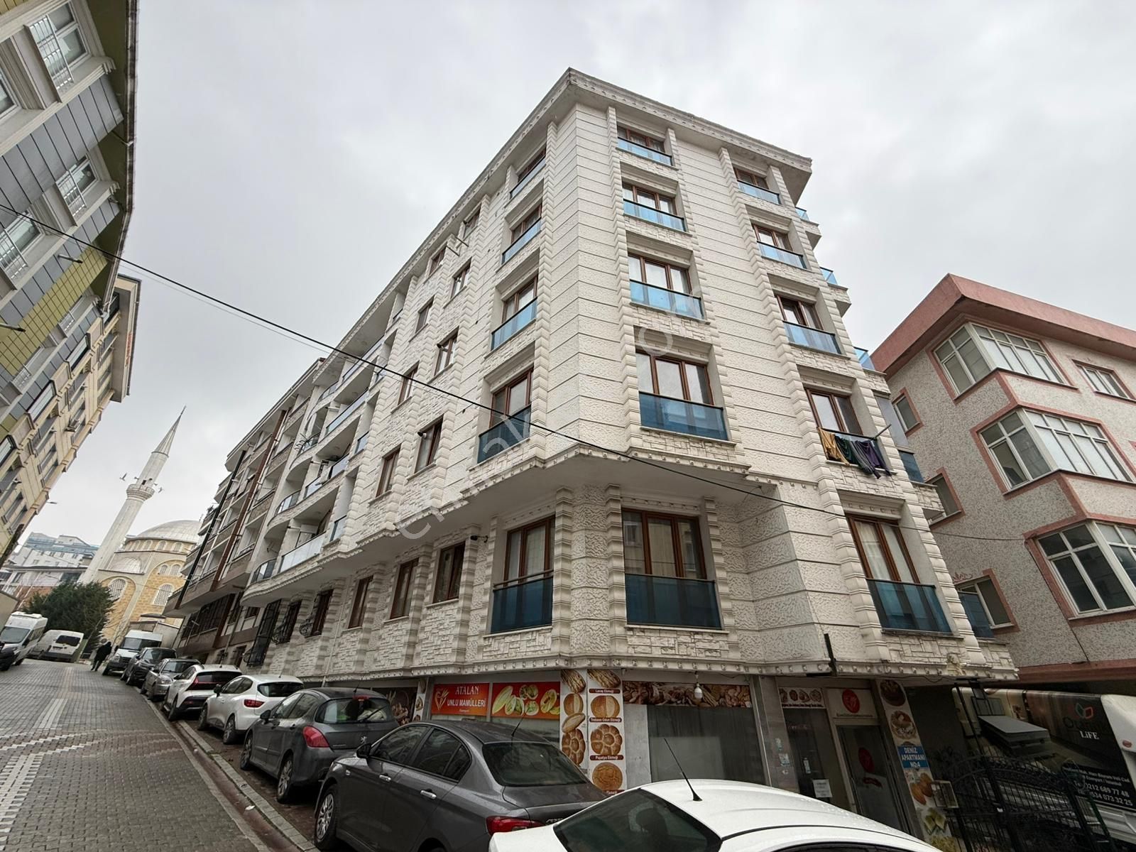 Mehterçeşme Mah'de 2+1 Yeni Bina Metrobüse Yakın Fırsat Arakat !