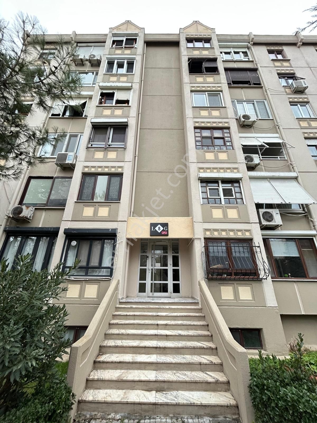 Ataköy Gazi Sitesi'nde Satılık 3+1 Modern Daire -- Krediye Uygun