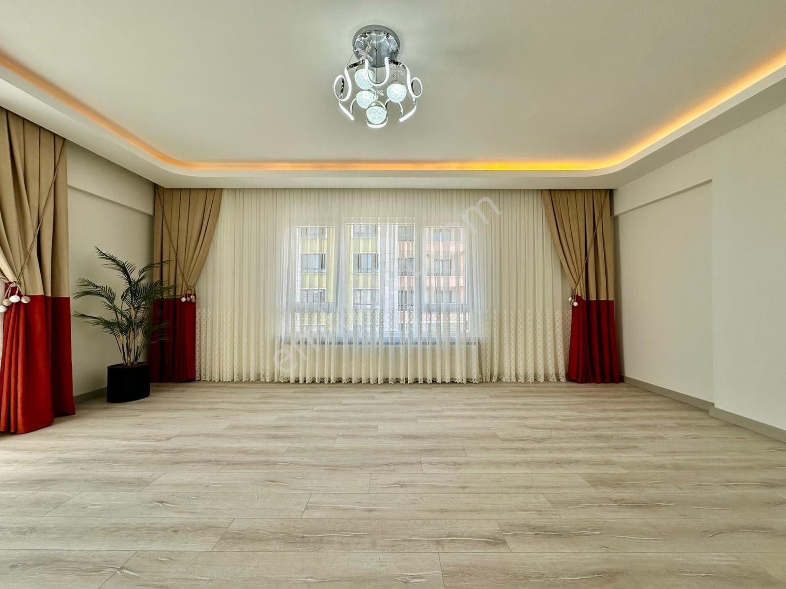 Kalecik Emlak'tan Merkezde Şık Yapılı Güney Cephe Emsalsiz 3+1 - Görsel 6
