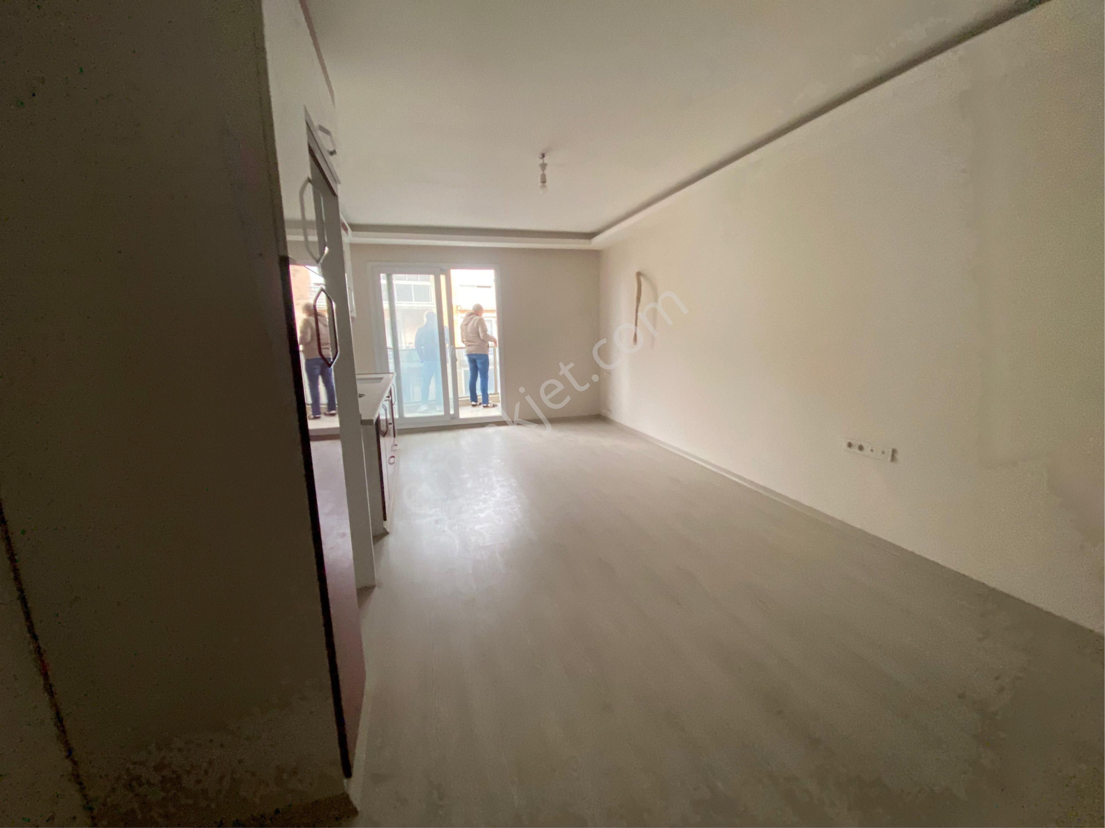 Kuşadası Davutlarda Çok Geniş Ebeveyn Banyolu Balkonlu Satılık 3+1 Daire - Görsel 3