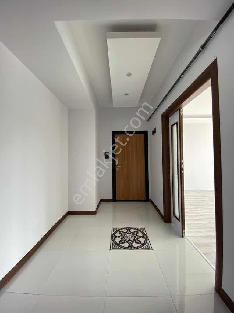 Cb Level'dan Aile Yaşamına Uygun Geniş 4+1 Kiralık Daire - Görsel 24