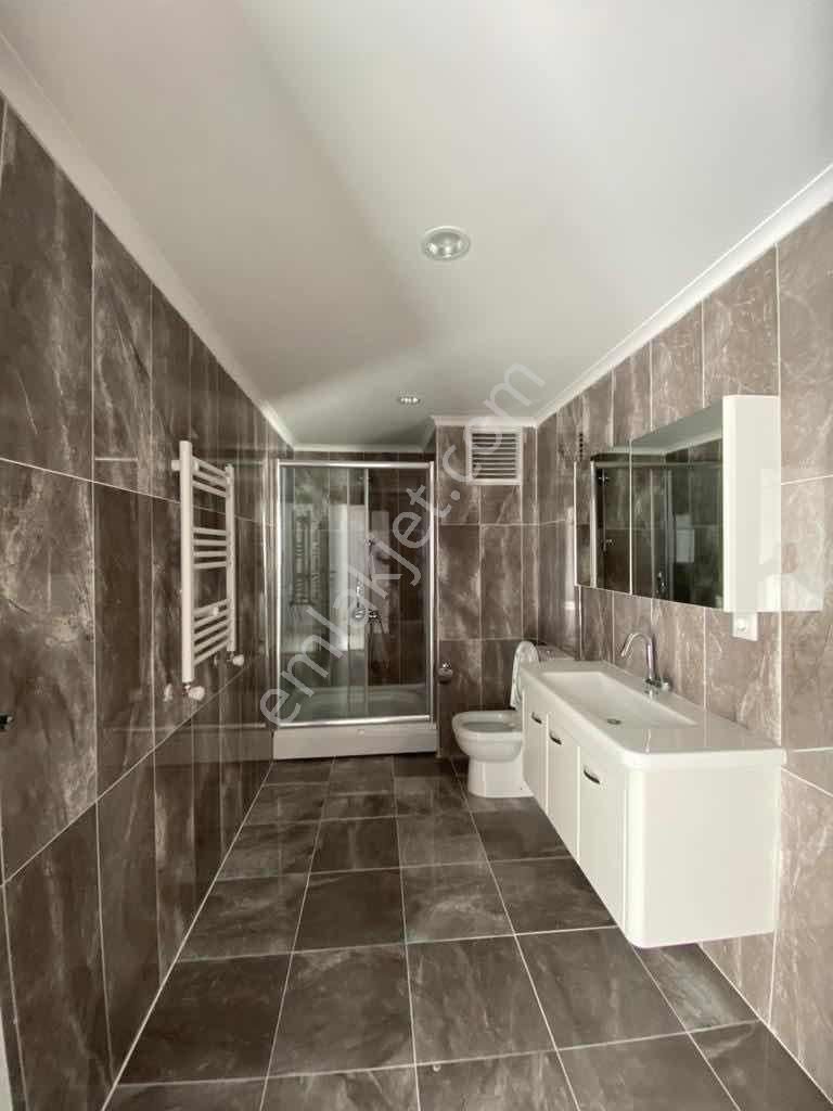 Cb Level'dan Aile Yaşamına Uygun Geniş 4+1 Kiralık Daire - Görsel 2