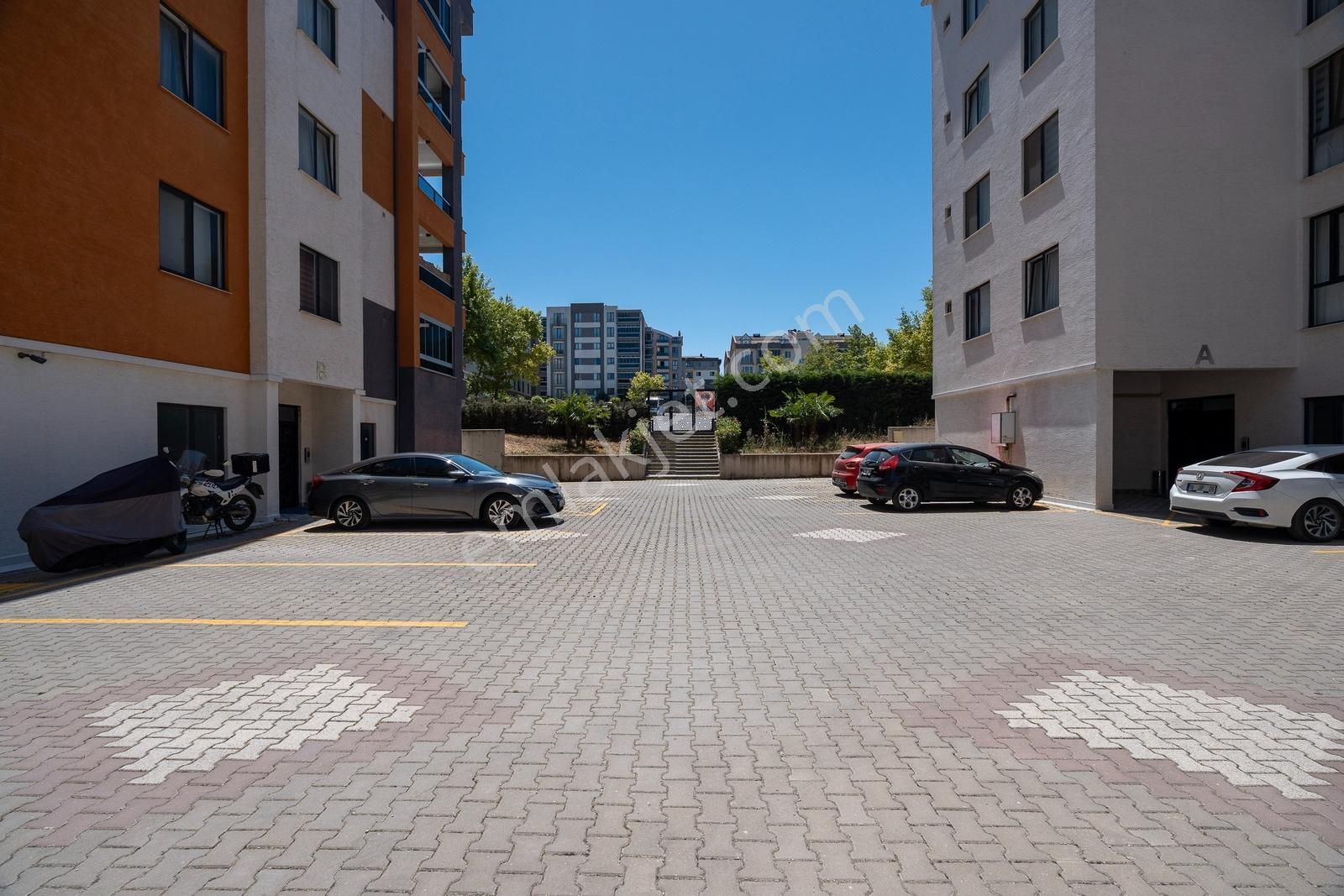 Cb Level'dan Aile Yaşamına Uygun Geniş 4+1 Kiralık Daire - Görsel 18