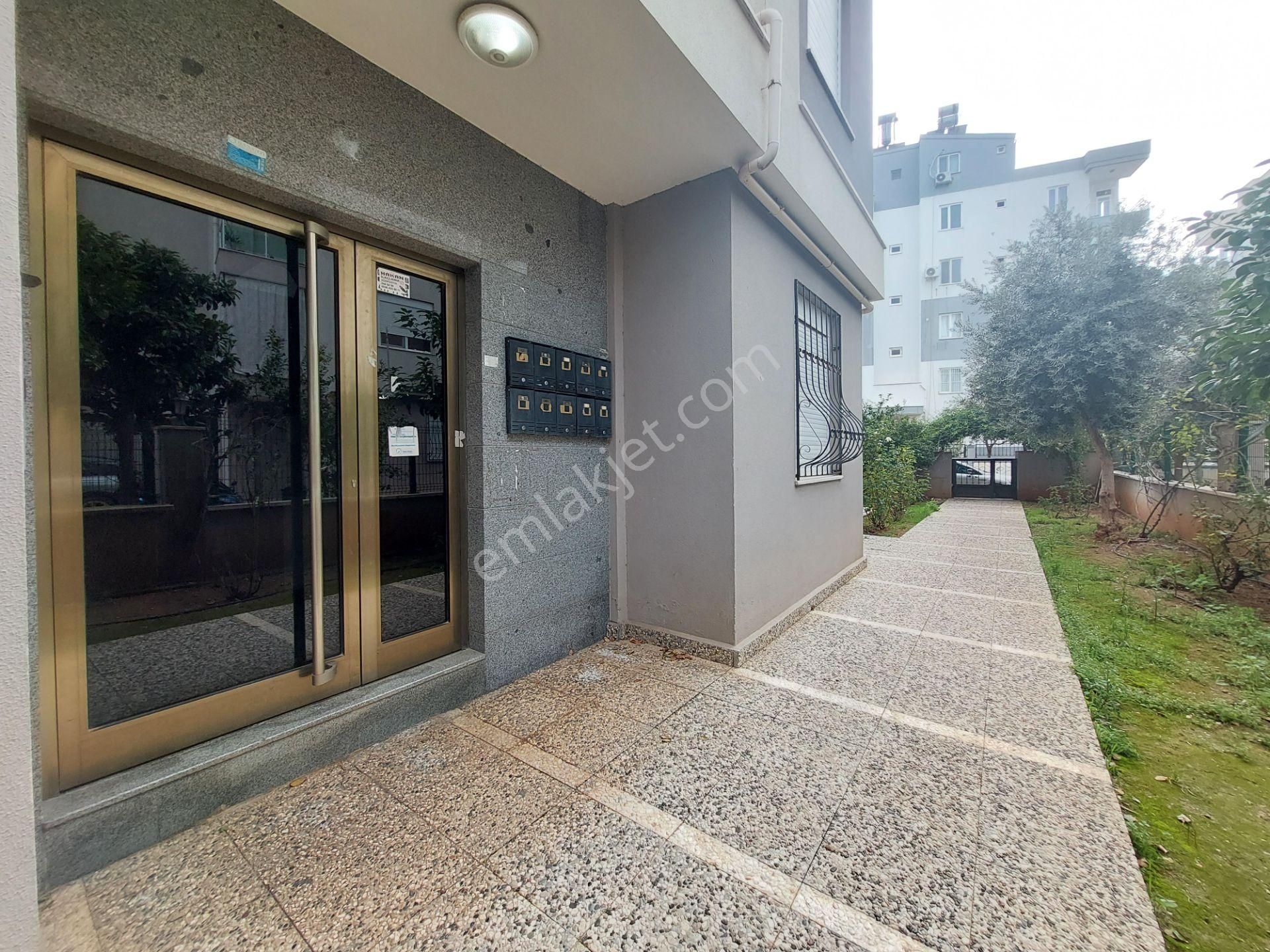 Kızıltoprak Full Kredili Otoparklı 90m2 2+1 3. Kat Satılık Daire - Görsel 5